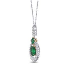 2,44 cts tw Oval Muzo Smaragd und Diamant Halo-Anhänger
