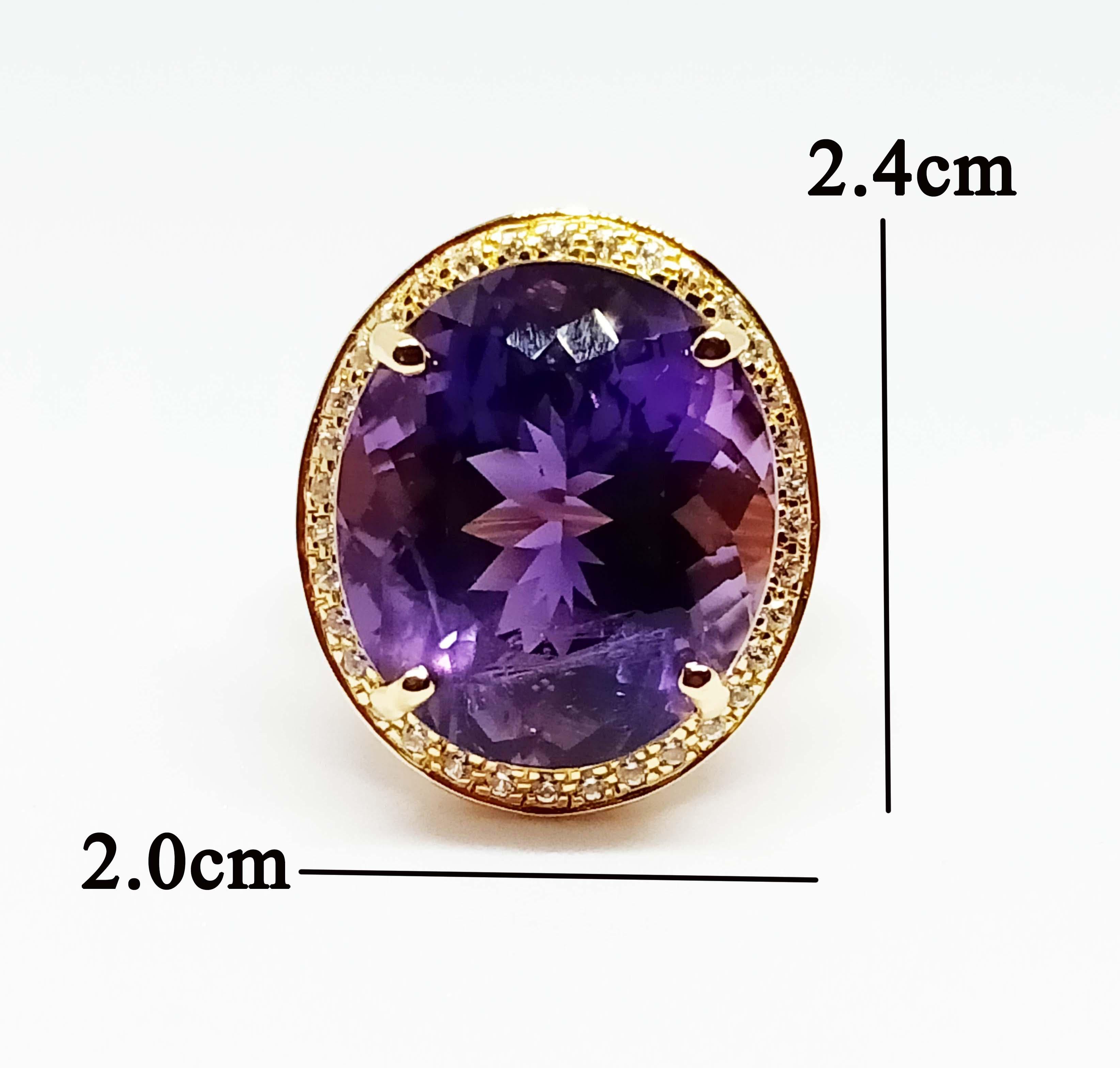Amethyst Oval 20x16.5 mm. 24.45 cts
White zircon 1.25 mm. 35 pcs.
Sterling silver in 18K Gold Plated.
Size 7.75 us.

