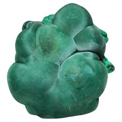 Grand cristal de malachite vert forêt de 2446 grammes provenant de la mine de Shilu, Guangdong, Chine 