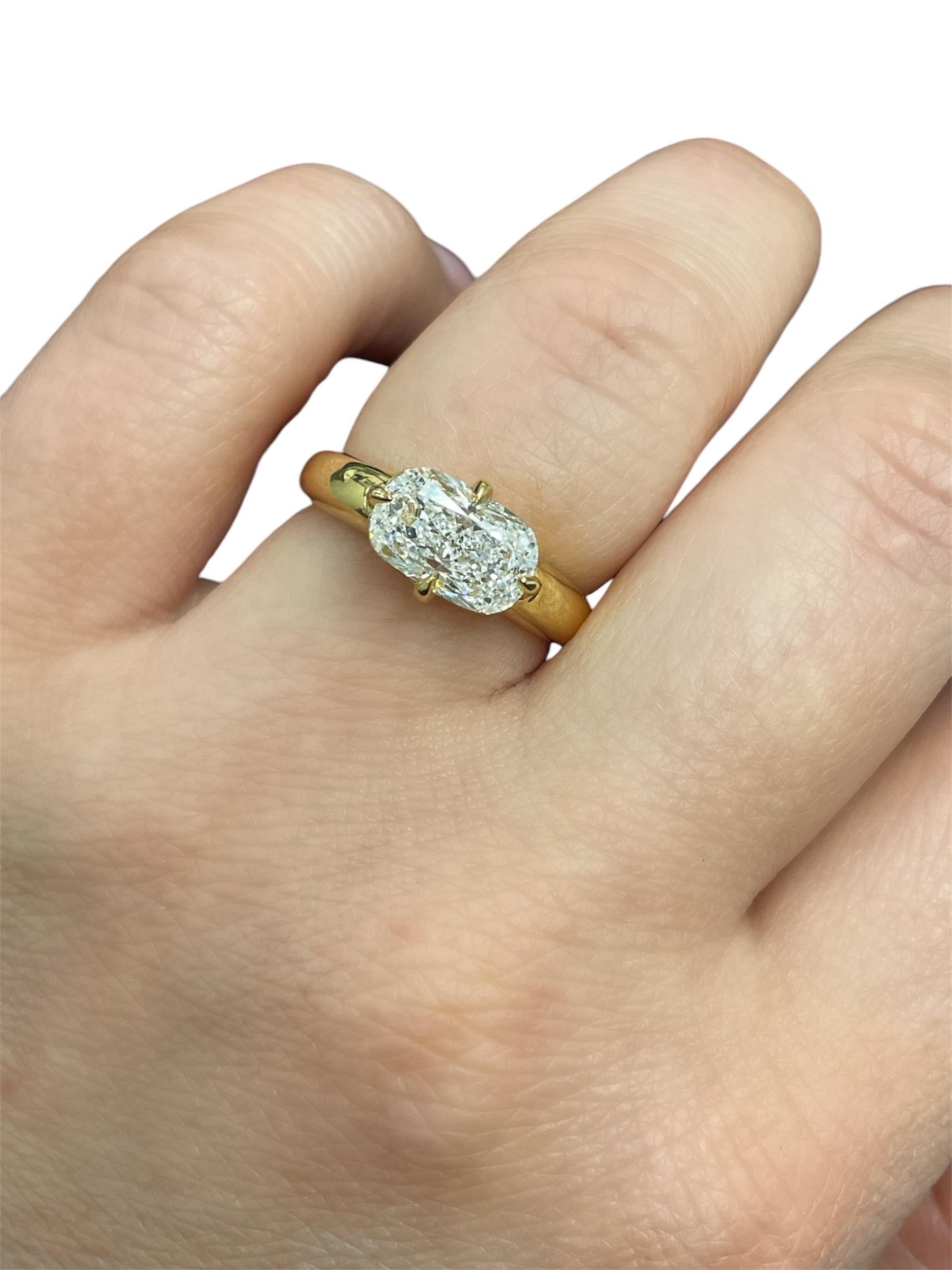 2.45 Carat Elongated Cushion Diamond Engagement Ring In New Condition For Sale In Chicago, IL