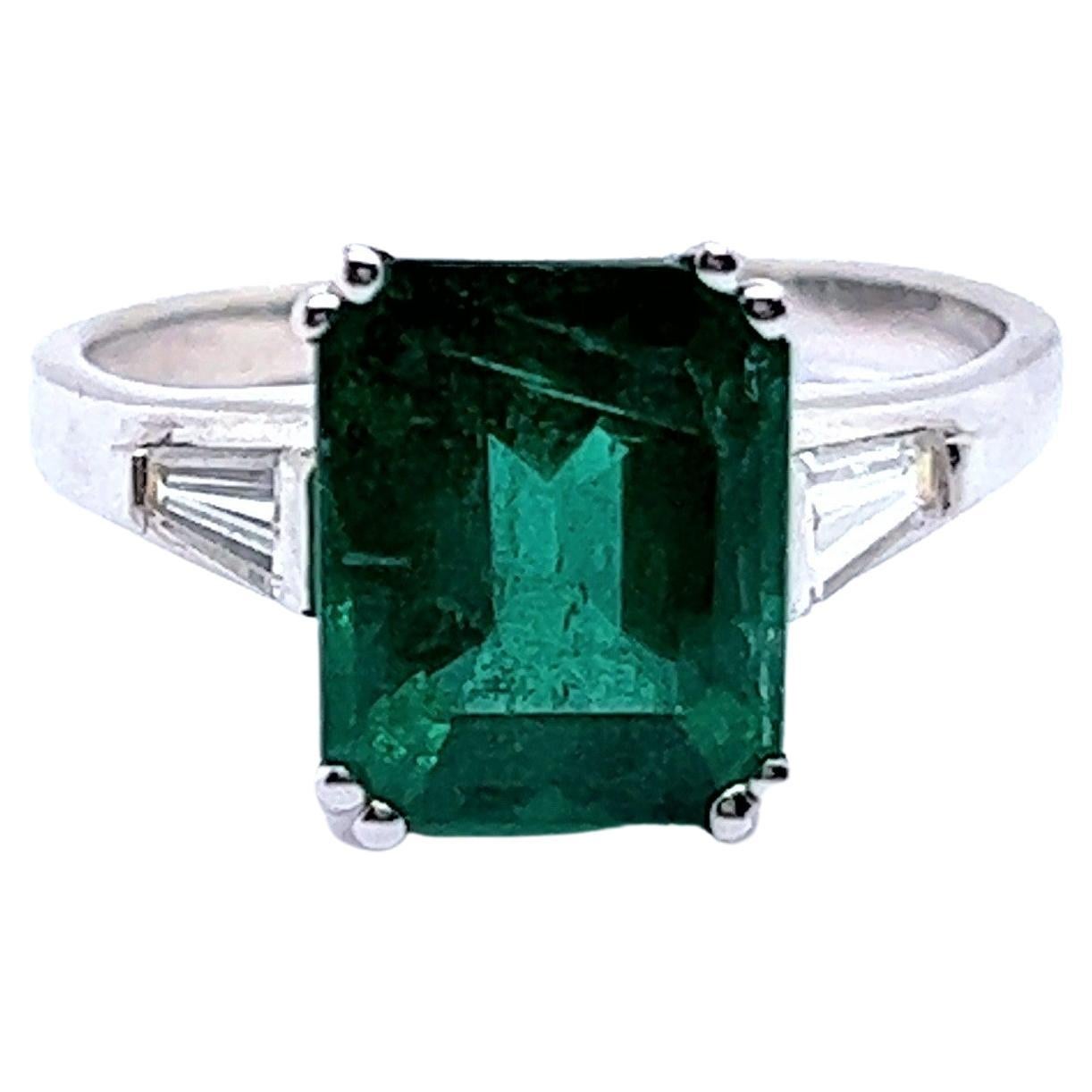 Throughout history, emeralds have been cherished in the realm of jewelry, adorning the crowns and regalia of ancient civilizations like the Egyptians and Incas. These radiant gemstones have symbolized wealth, power, and prestige, with Cleopatra