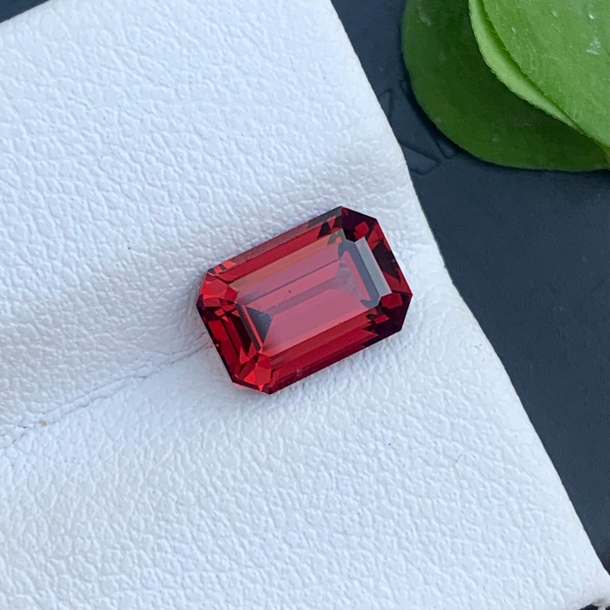 2.45 Carat Gorgeous Emerald Cut Red Tanzanian Rhodolite Garnet Emerald Cut For Sale 3