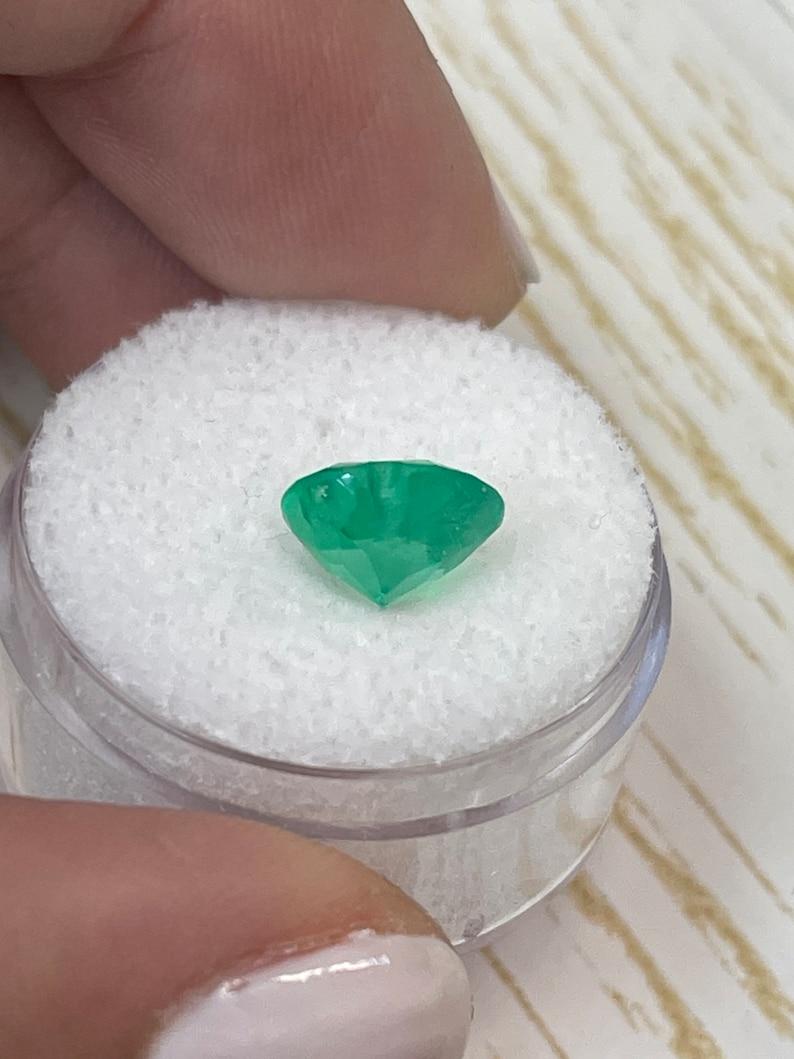 De las mujeres Esmeralda colombiana talla corazón de 2,45 quilates  Piedra natural suelta verde amarillenta en venta