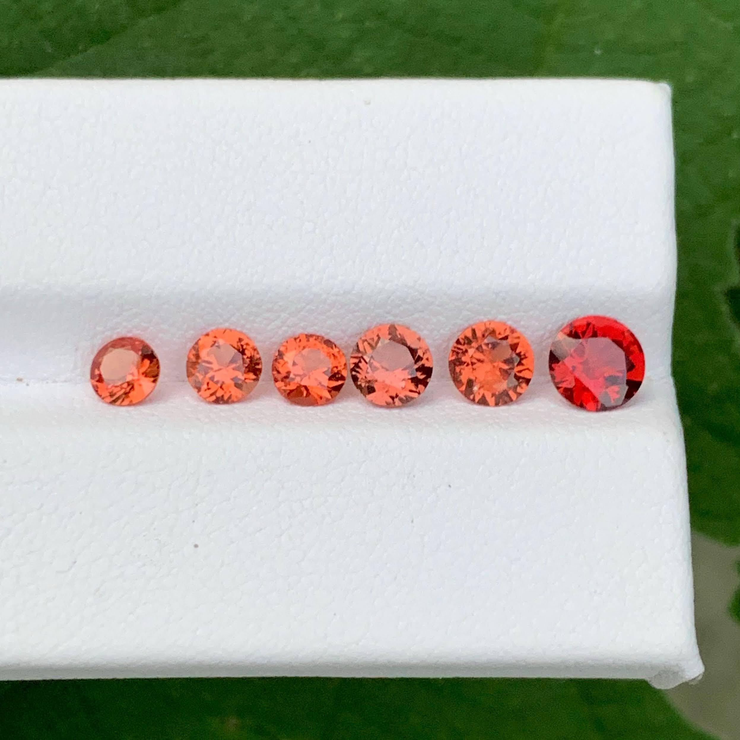 Peso 2,45 quilates 
Pieza 6
Tratamiento Ninguno 
Origen Birmania
Claridad VVS
Forma Corte Redondo 





Este Lote de Espinelas Naturales Sueltas de 2,45 Quilates consta de 6 exquisitas piedras de talla redonda, cada una de ellas con un profundo tono