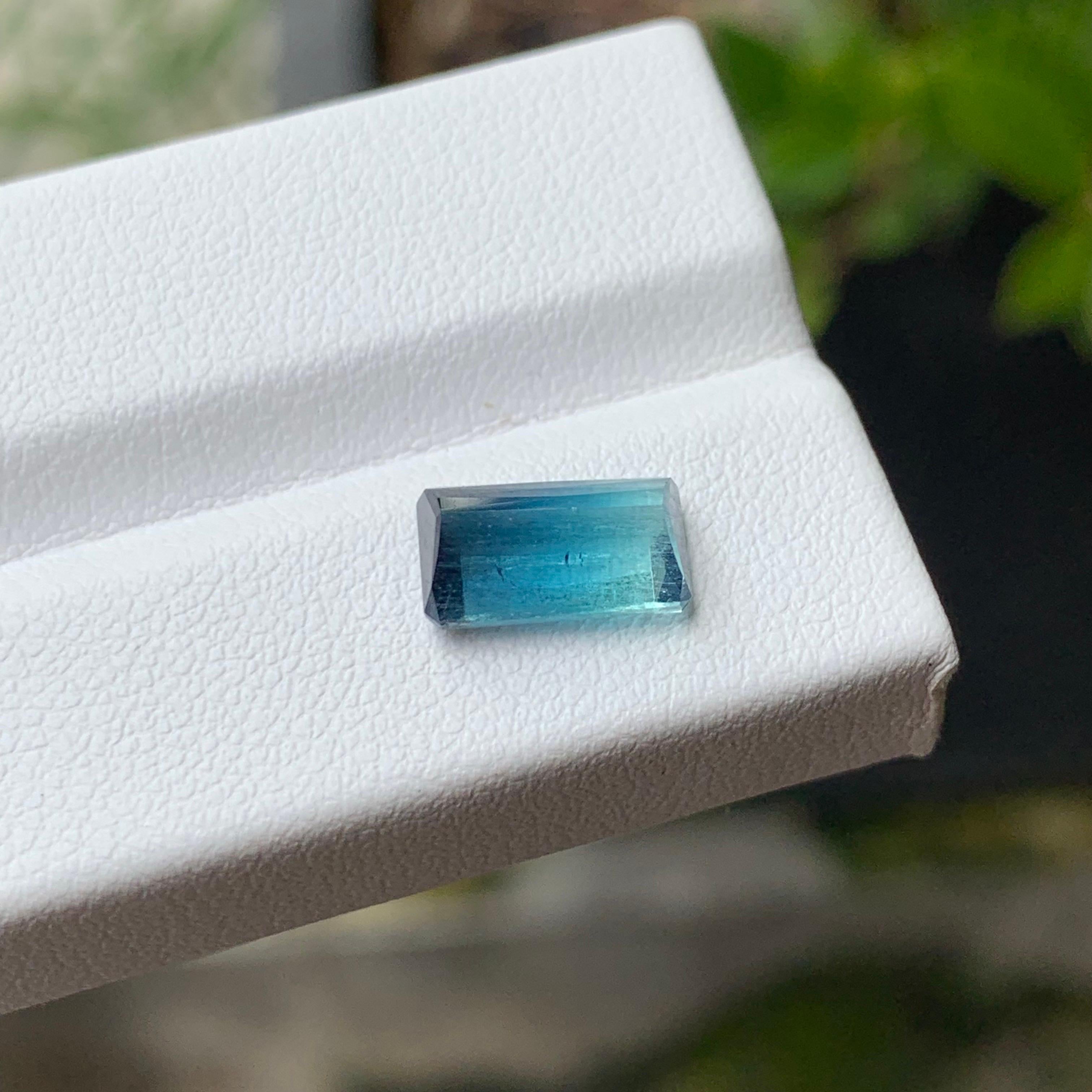 2.45 Carat Natural Loose Bi Colour Tourmaline Emerald Shape Gemstone (pierre précieuse en forme d'émeraude) en vente 5