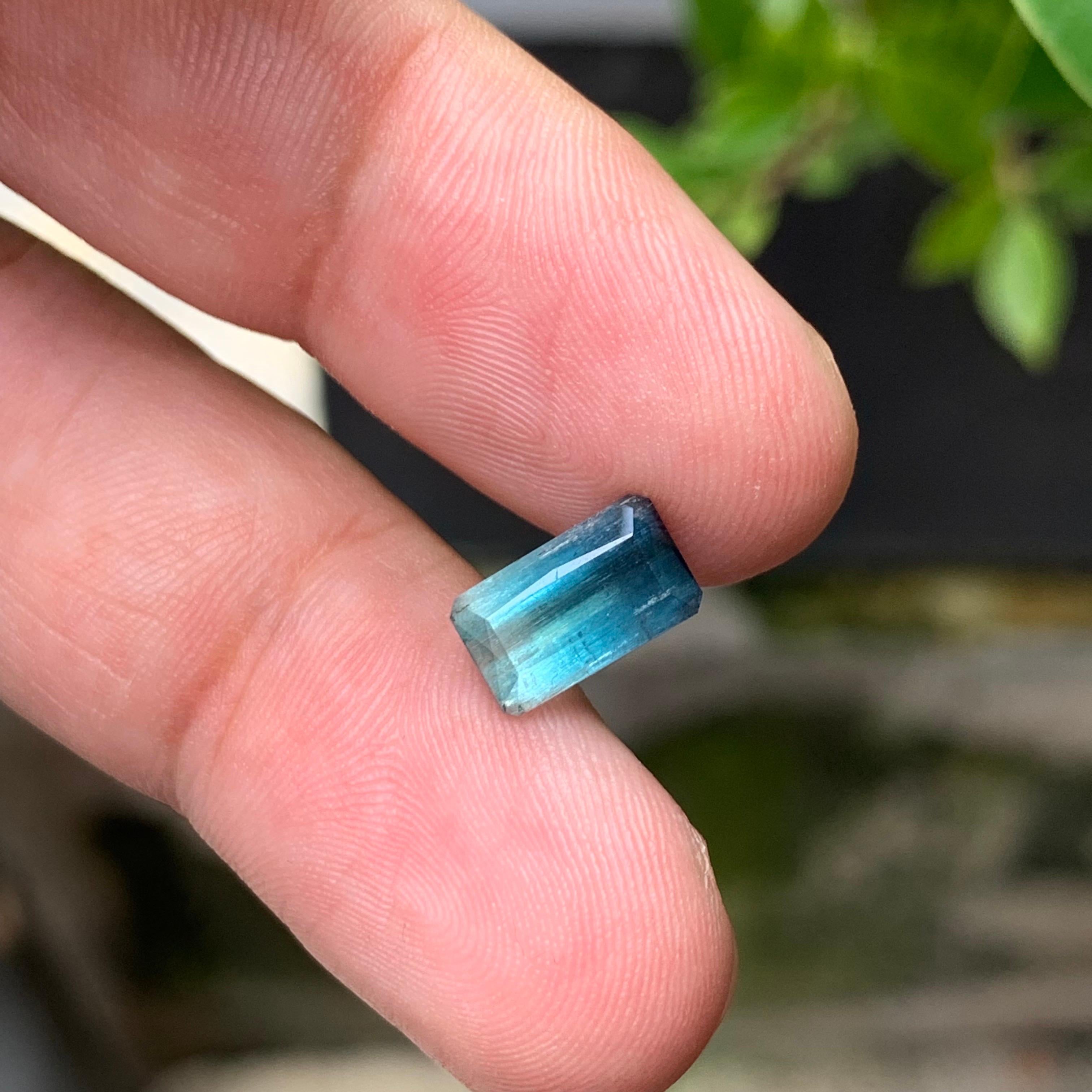 2.45 Carat Natural Loose Bi Colour Tourmaline Emerald Shape Gemstone (pierre précieuse en forme d'émeraude) en vente 6