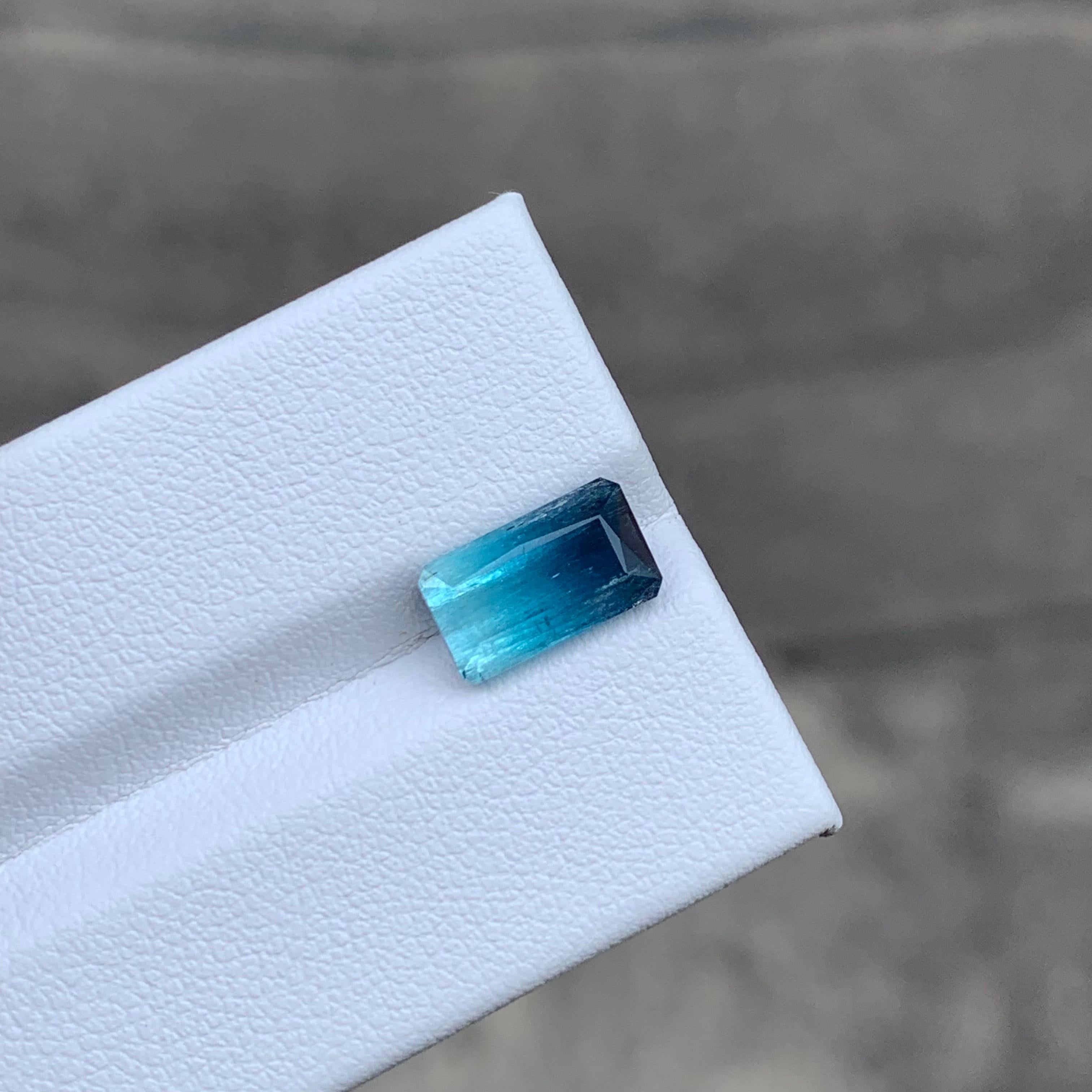 2.45 Carat Natural Loose Bi Colour Tourmaline Emerald Shape Gemstone (pierre précieuse en forme d'émeraude) en vente 2