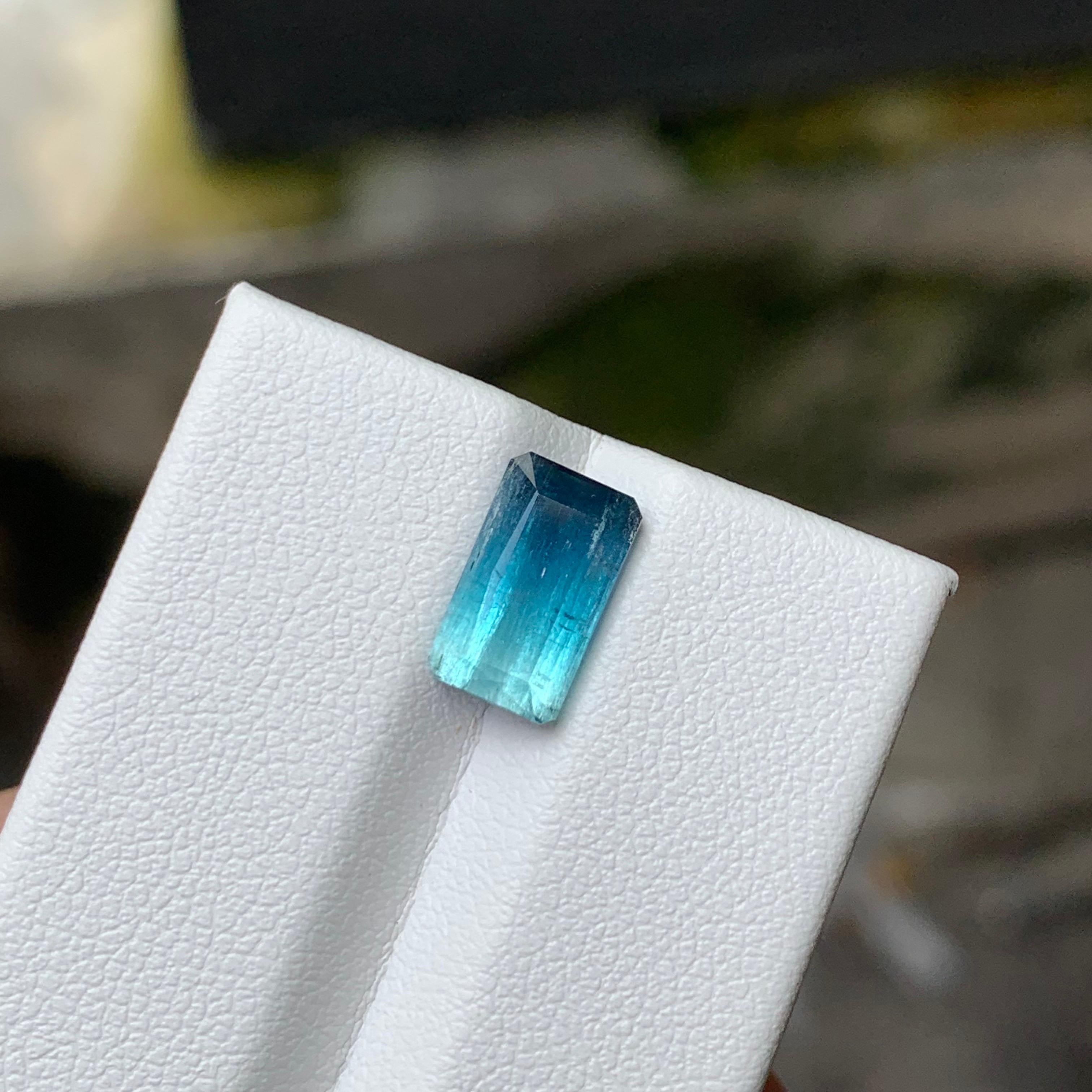 2.45 Carat Natural Loose Bi Colour Tourmaline Emerald Shape Gemstone (pierre précieuse en forme d'émeraude) en vente 3