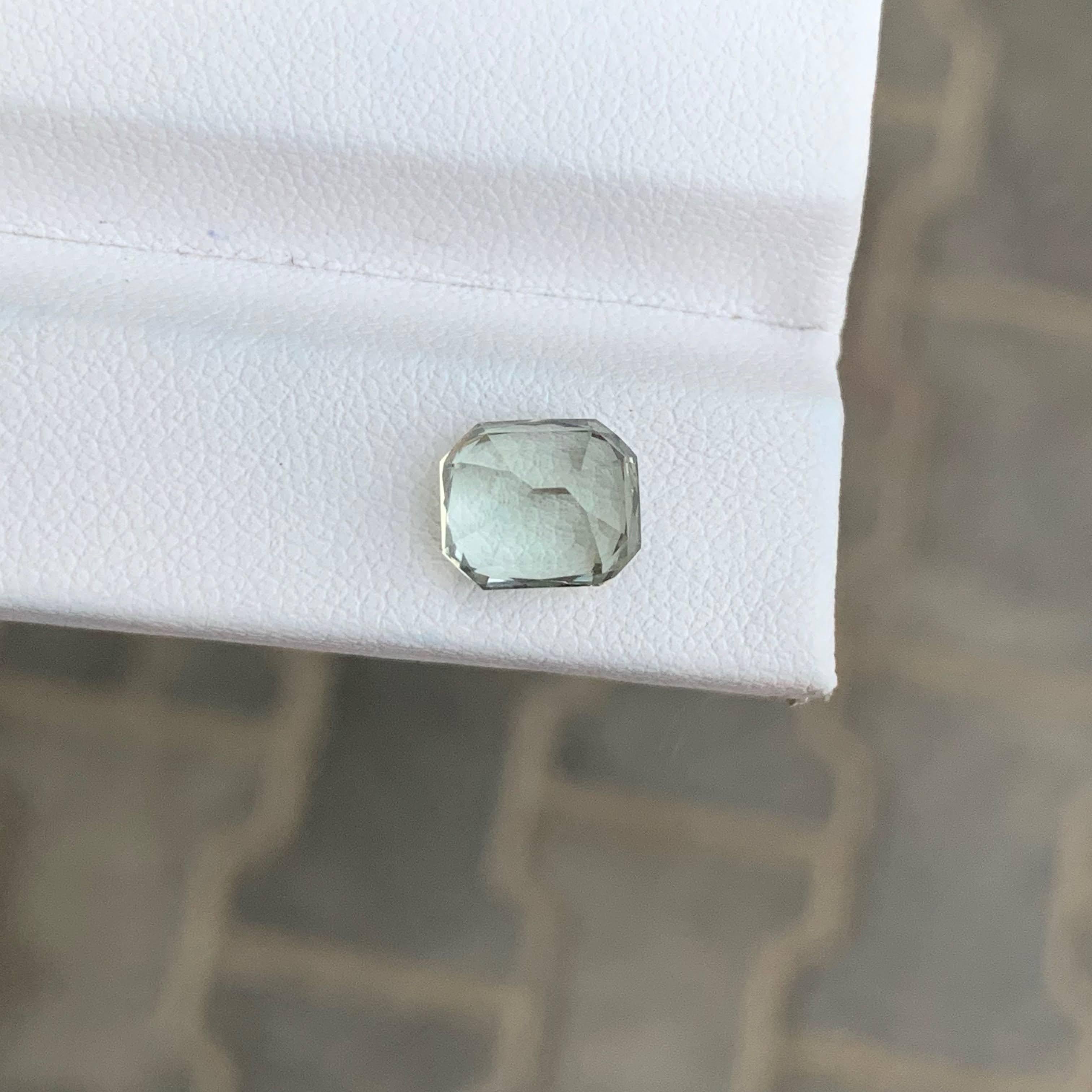 Moderne 2.45 Carat Natural Loose Greenish Amethyst Stone Cushion Cut African Gemstone (pierre précieuse africaine) en vente