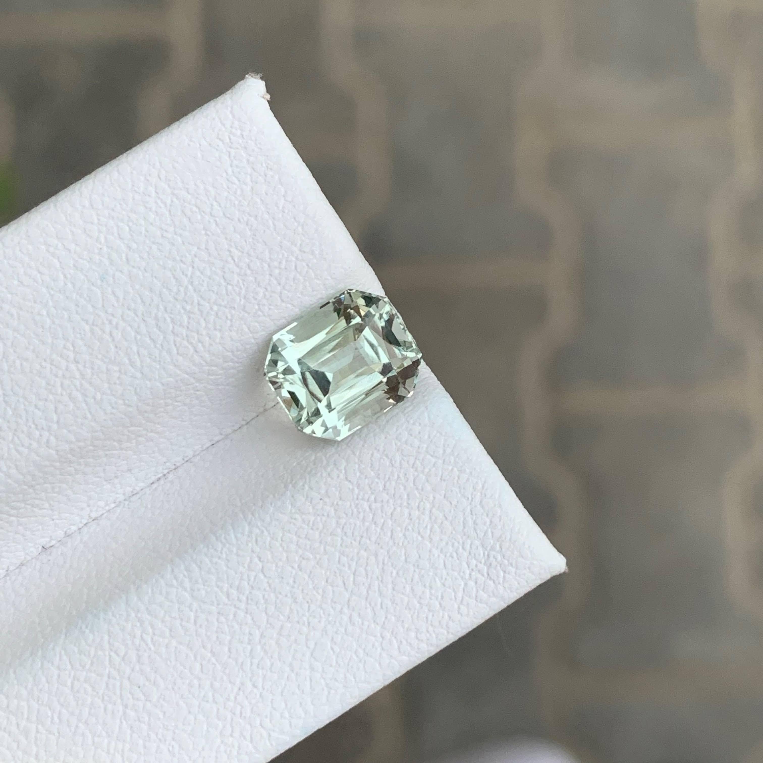 Taille coussin 2.45 Carat Natural Loose Greenish Amethyst Stone Cushion Cut African Gemstone (pierre précieuse africaine) en vente