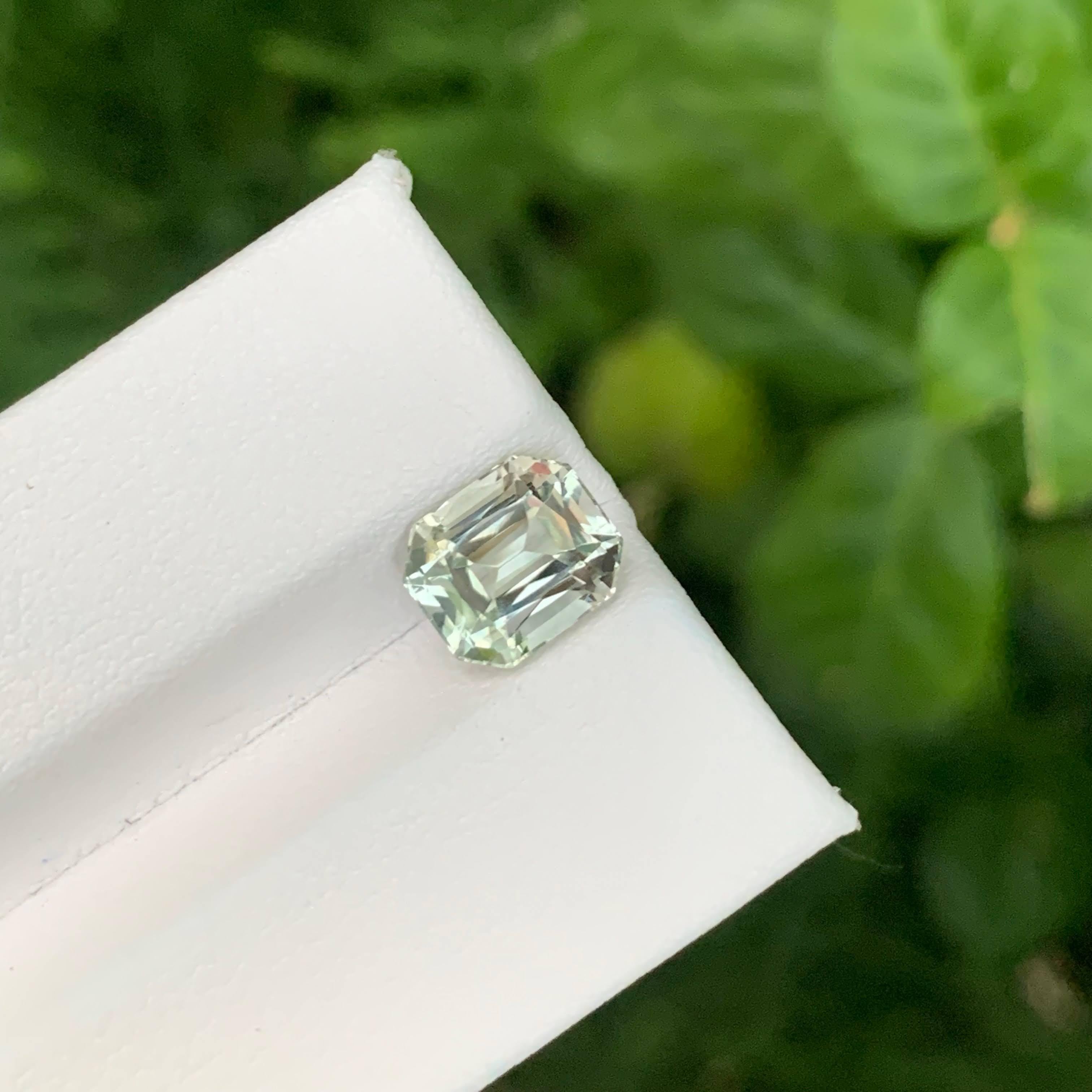 2.45 Carat Natural Loose Greenish Amethyst Stone Cushion Cut African Gemstone (pierre précieuse africaine) en vente 2