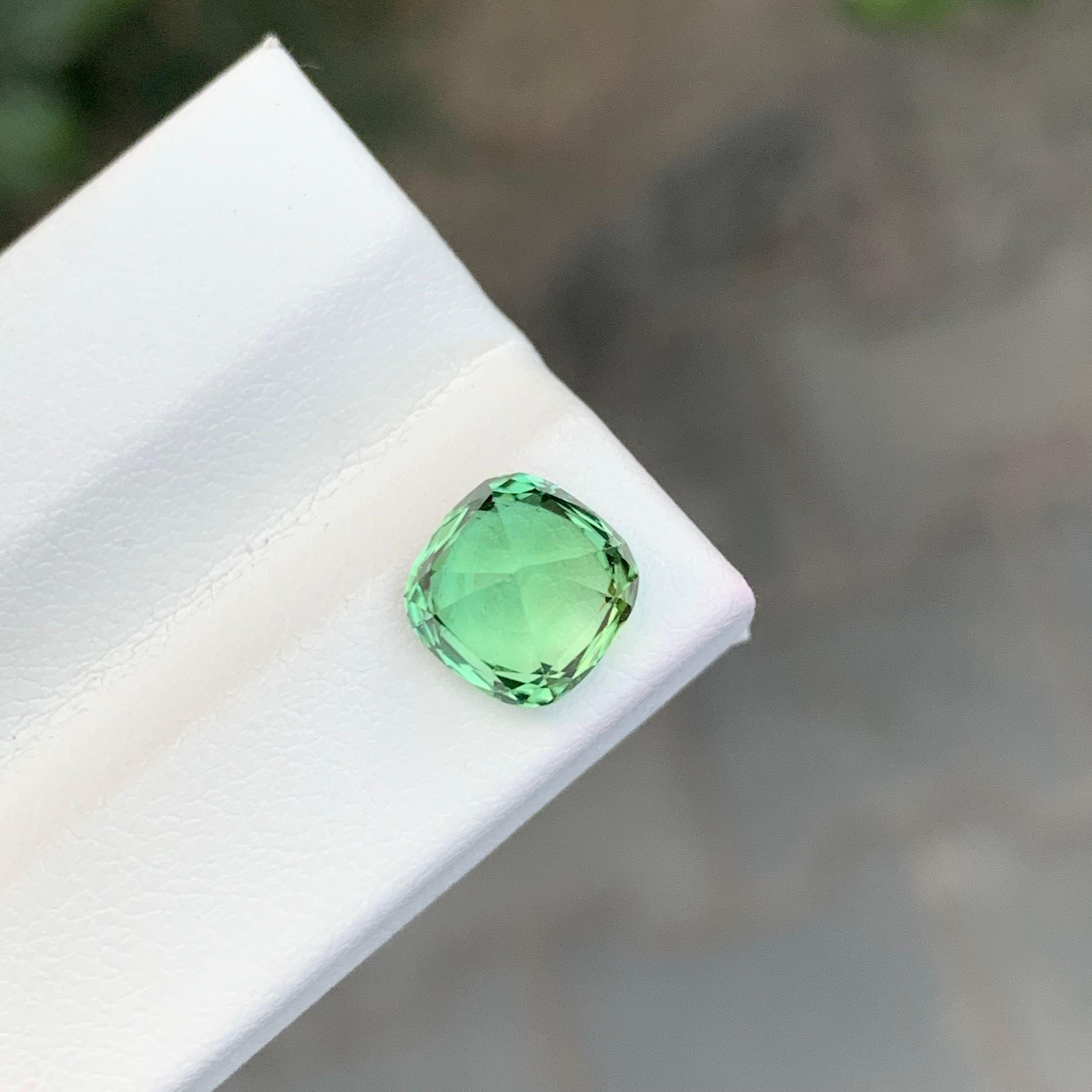 2.45 Carat Natural Loose Mint Green Tourmaline Cushion Shape Gem en vente 3