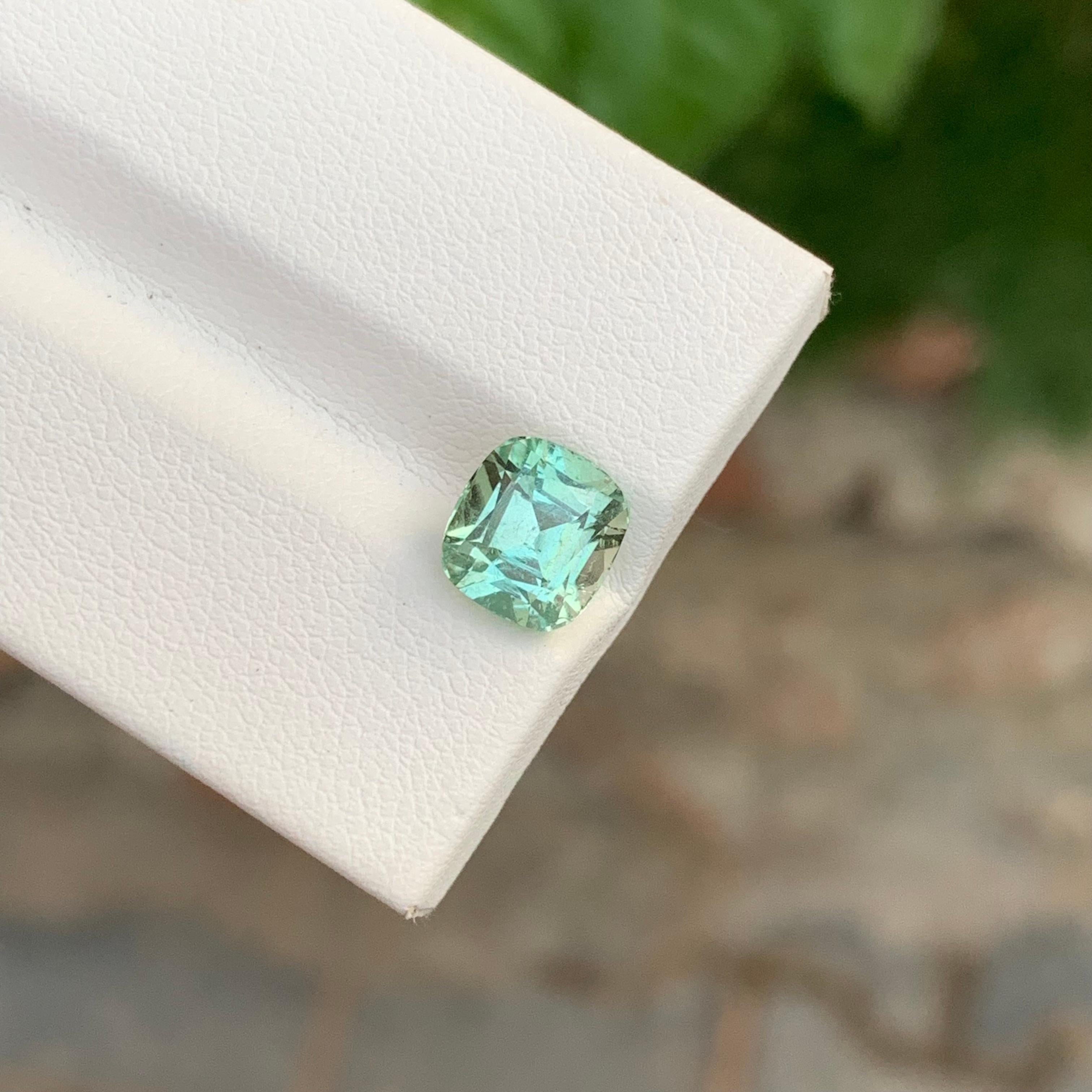 Tourmaline naturelle non sertie de 2,45 carats en forme de coussin pour bijoux Neuf - En vente à Peshawar, PK