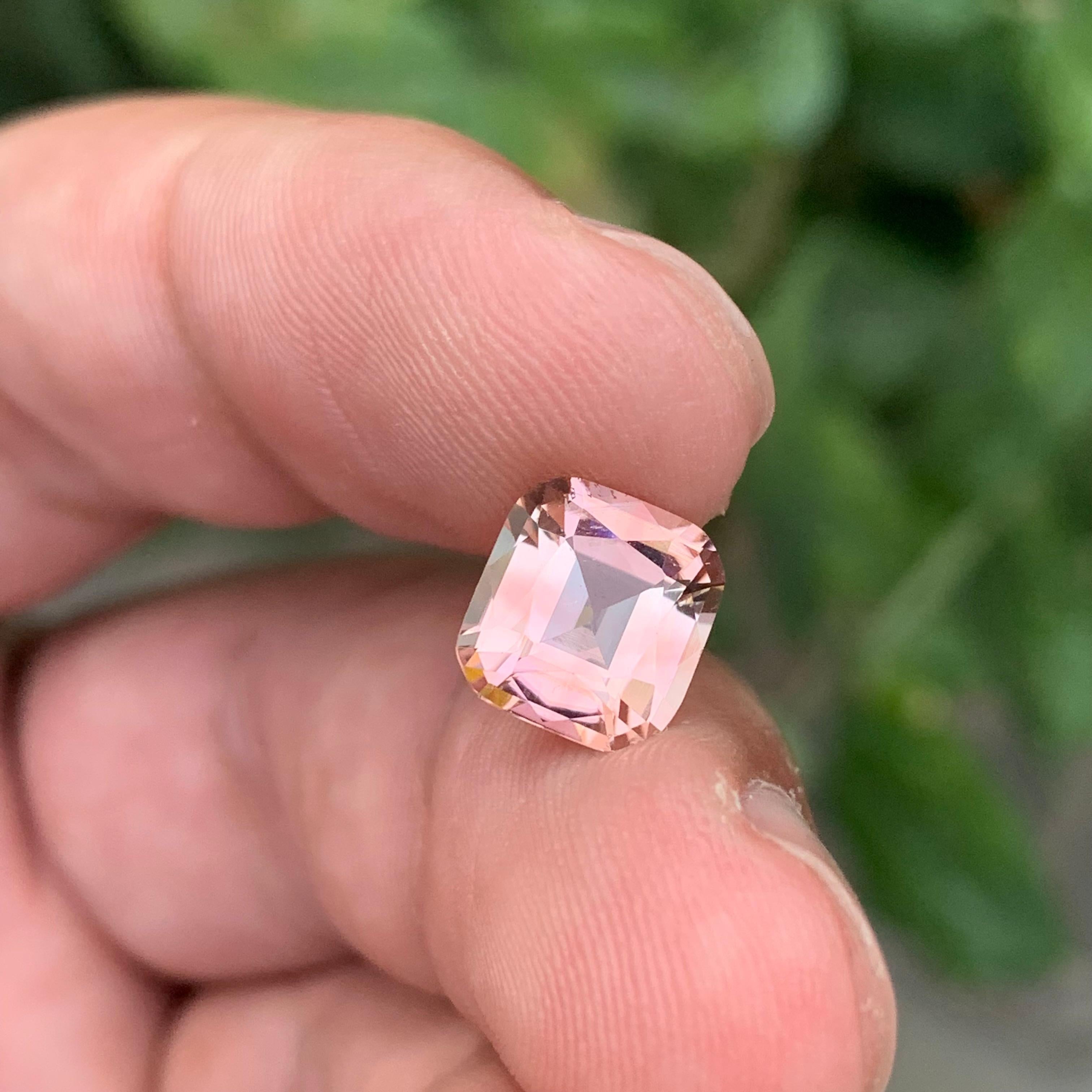 2.45 Carat Natural Loose Peachy Pink Tourmaline Cushion Shape Gem en vente 2