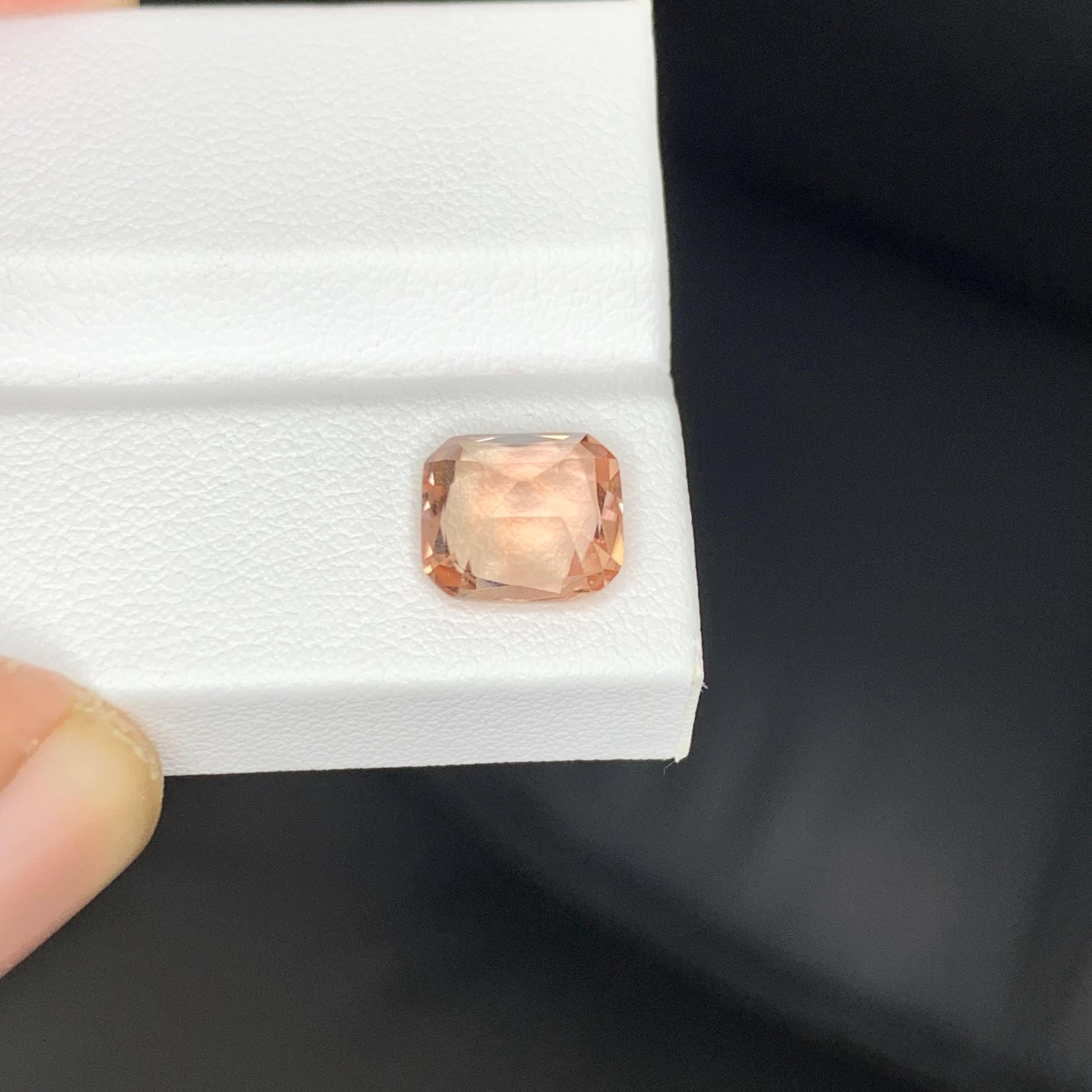 Moderno 2,45 Carati di tormalina rosa naturale sciolta con taglio a cuscino Gemma africana in vendita