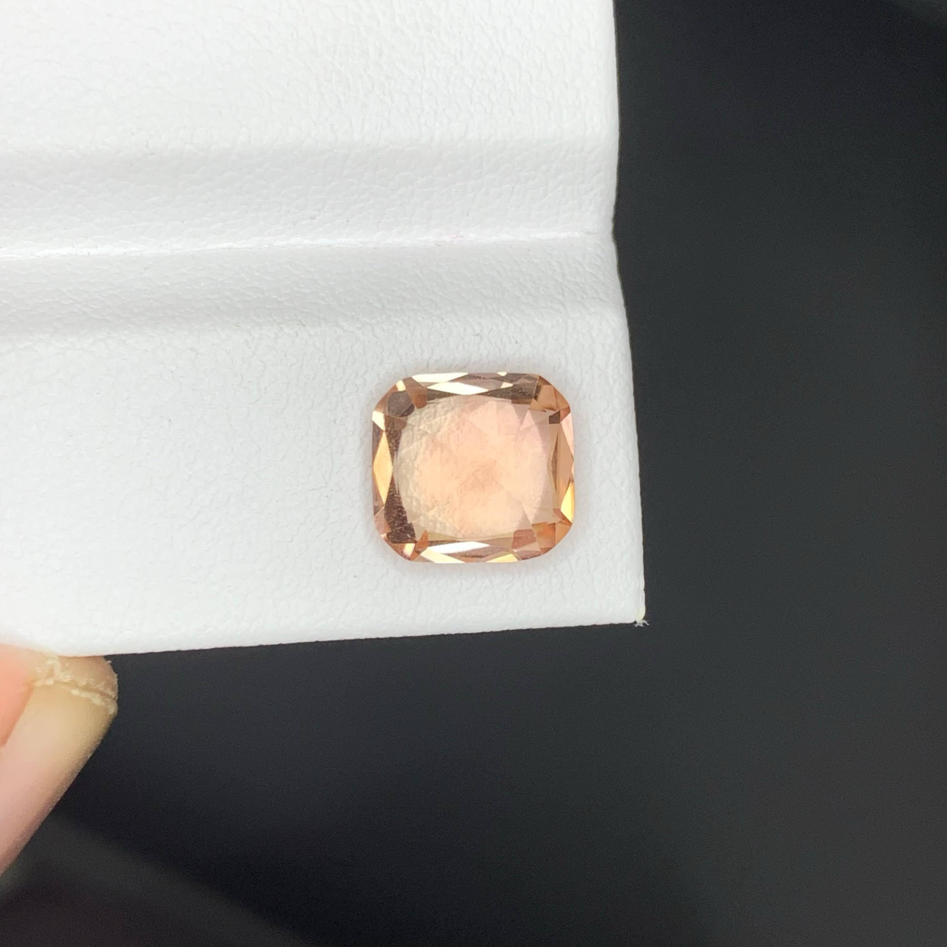 Taglio cuscino 2,45 Carati di tormalina rosa naturale sciolta con taglio a cuscino Gemma africana in vendita