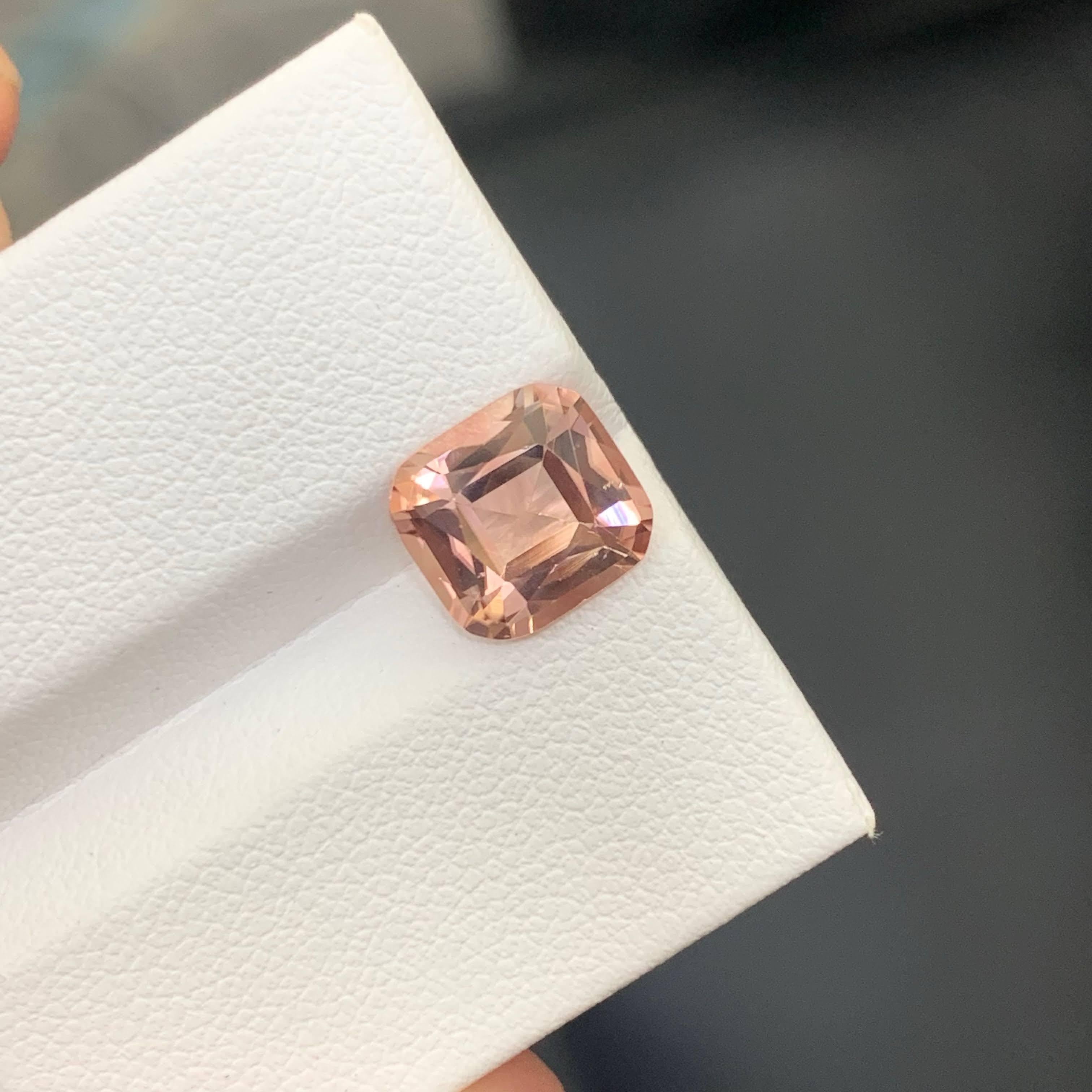 2,45 Carati di tormalina rosa naturale sciolta con taglio a cuscino Gemma africana In condizioni Nuovo in vendita a Bangkok, TH