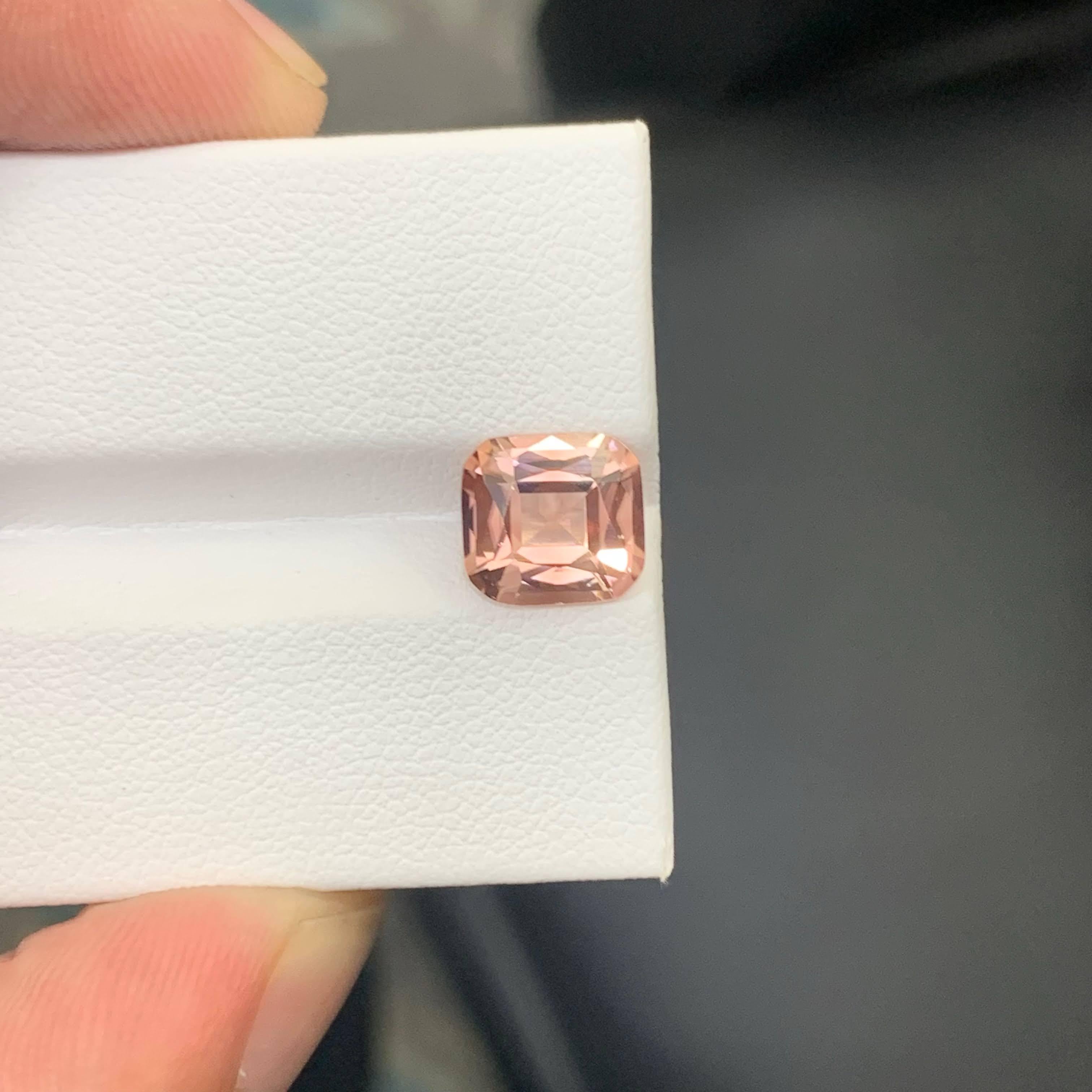2,45 Carati di tormalina rosa naturale sciolta con taglio a cuscino Gemma africana in vendita 2