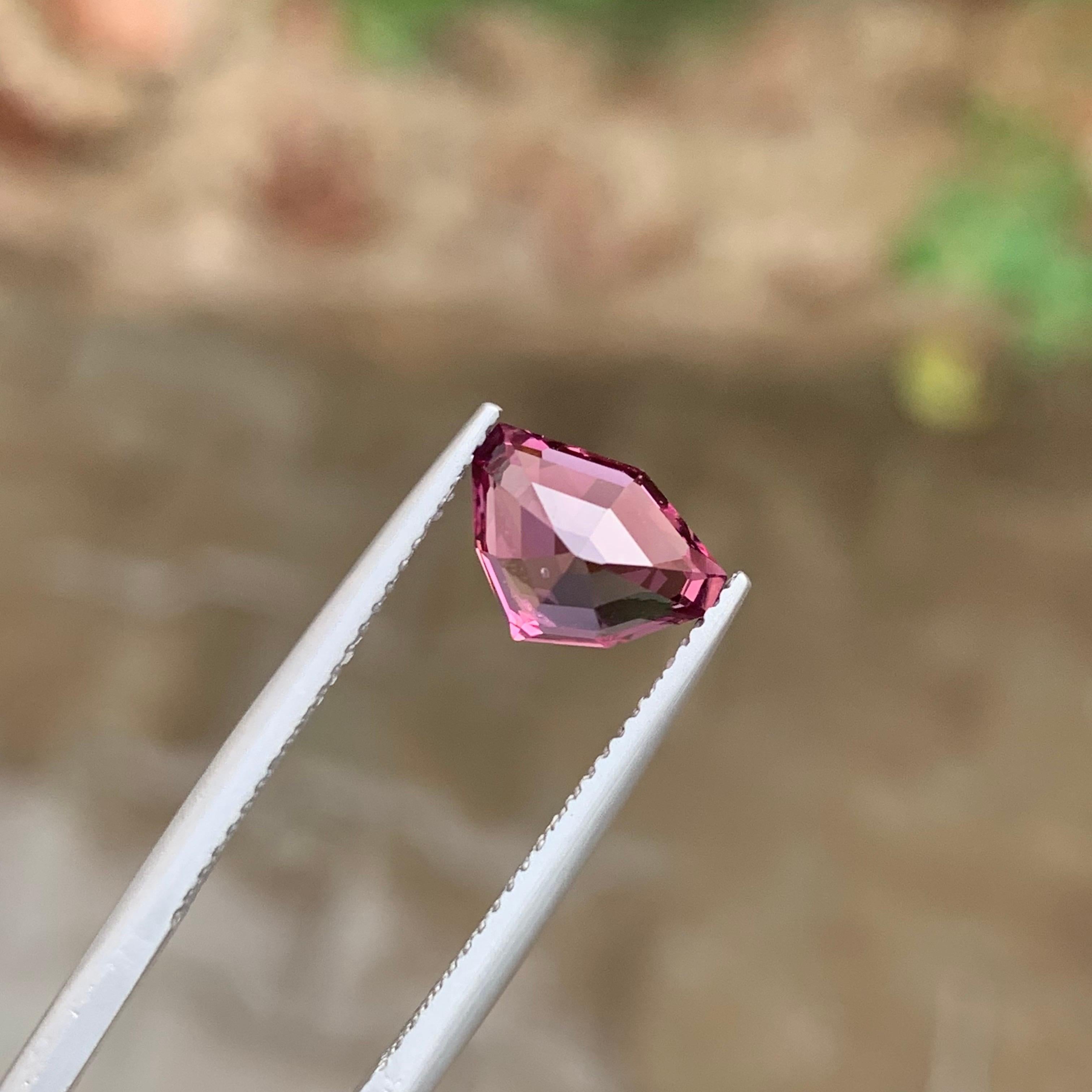2.45 Carat Natural Loose Pink Spinel Bat Shape Gemstone From Tanzania For Sale 1