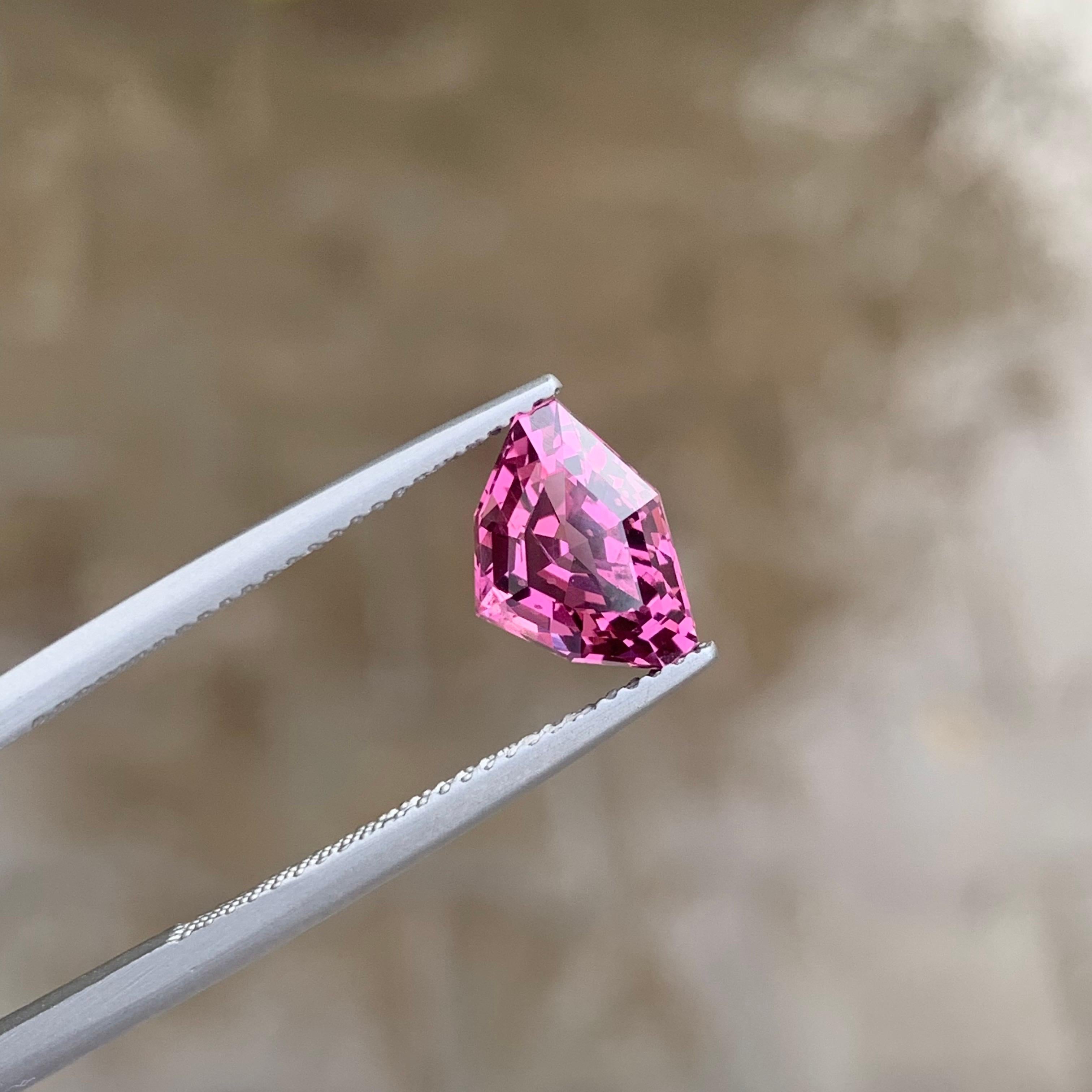 2.45 Carat Natural Loose Pink Spinel Bat Shape Gemstone From Tanzania For Sale 2