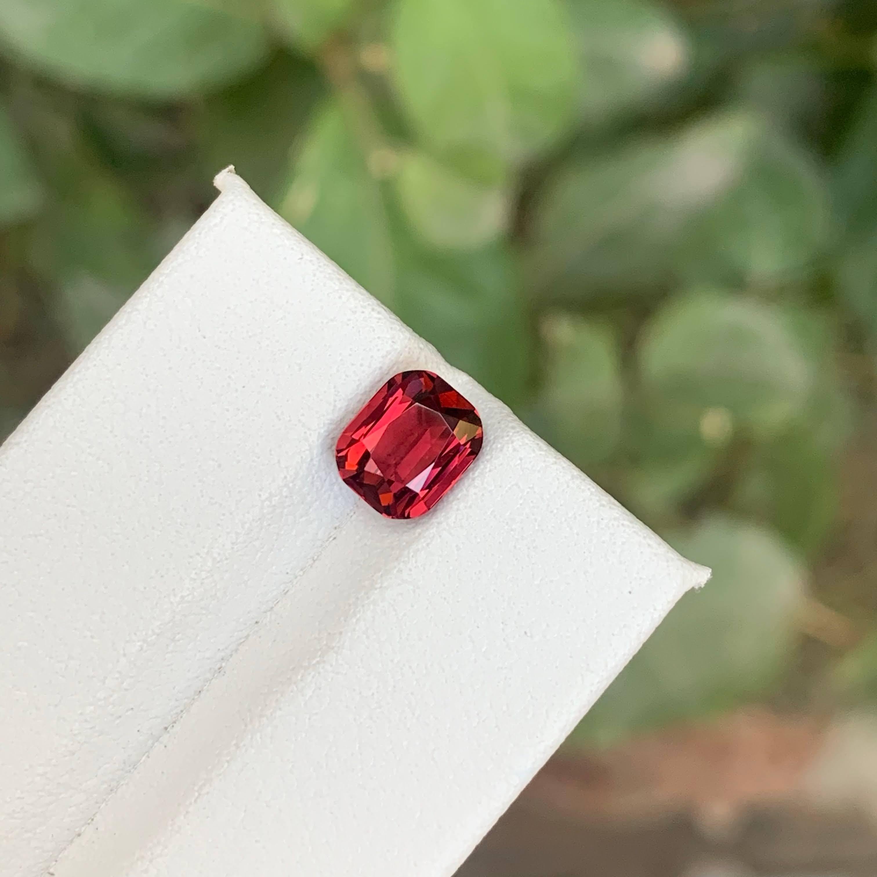 2.45 carati di granato rosso naturale sciolto, pietra tagliata a cuscino, gemma della Tanzania in vendita 4