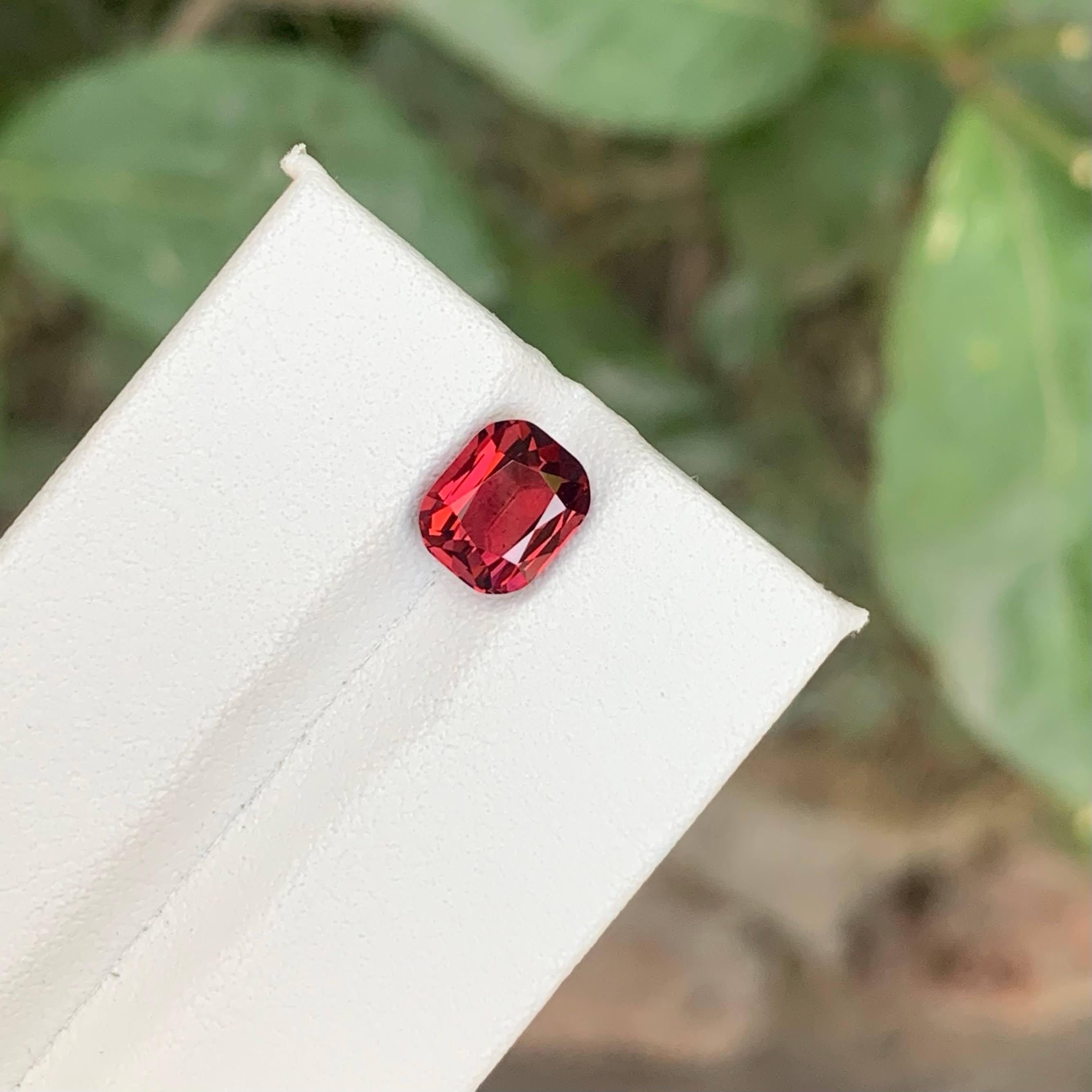 2.45 carati di granato rosso naturale sciolto, pietra tagliata a cuscino, gemma della Tanzania in vendita 5