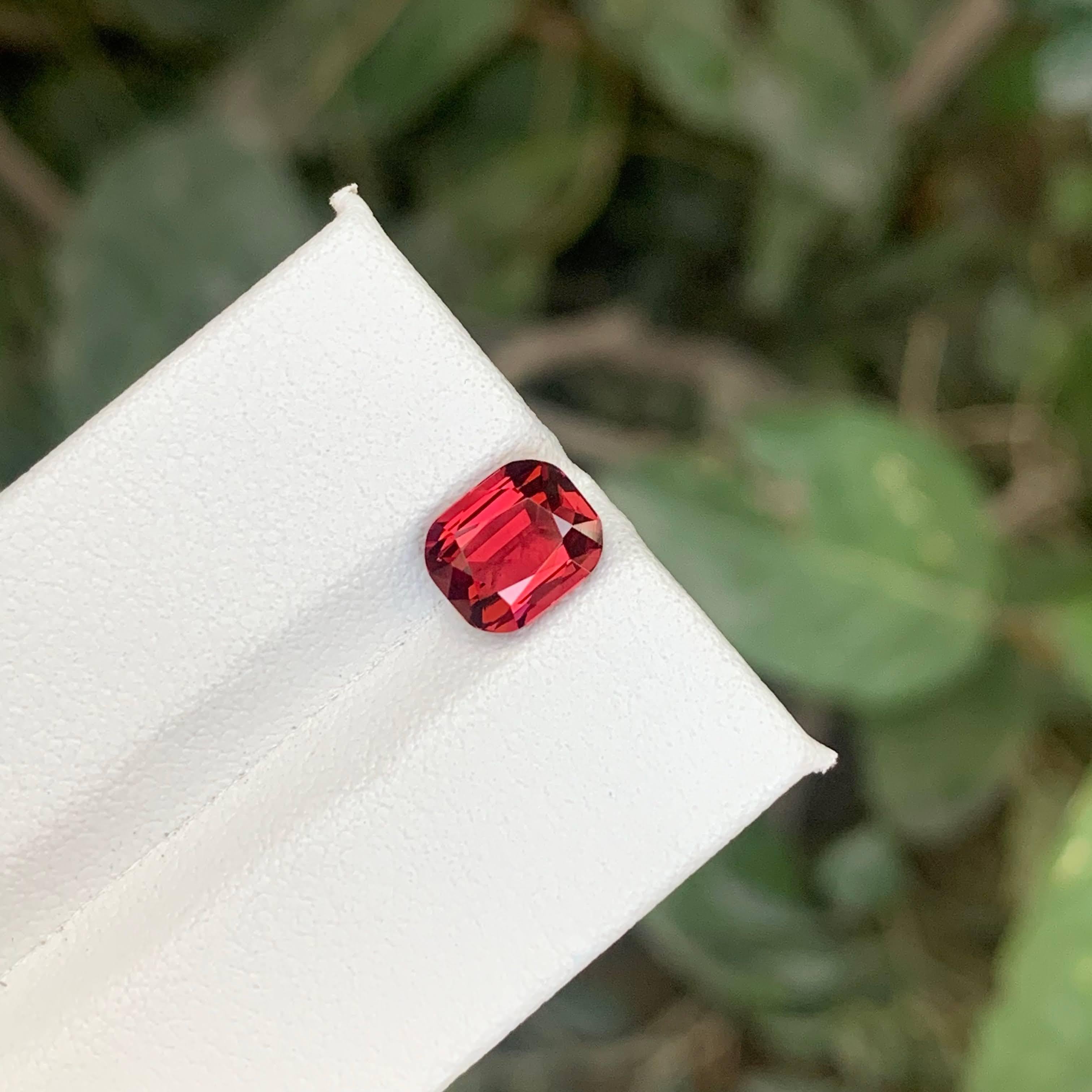 2.45 carati di granato rosso naturale sciolto, pietra tagliata a cuscino, gemma della Tanzania in vendita 2