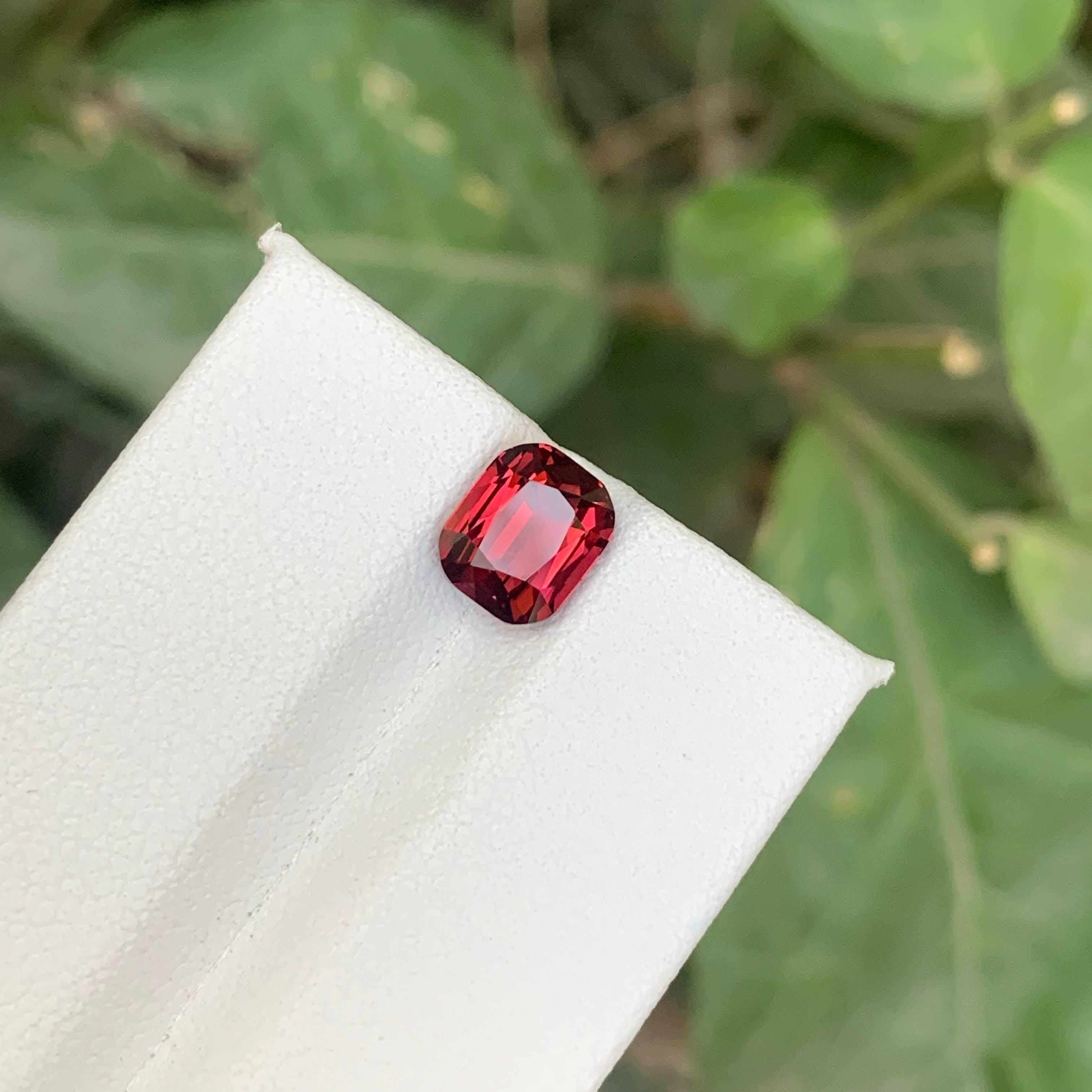 2.45 carati di granato rosso naturale sciolto, pietra tagliata a cuscino, gemma della Tanzania in vendita 3