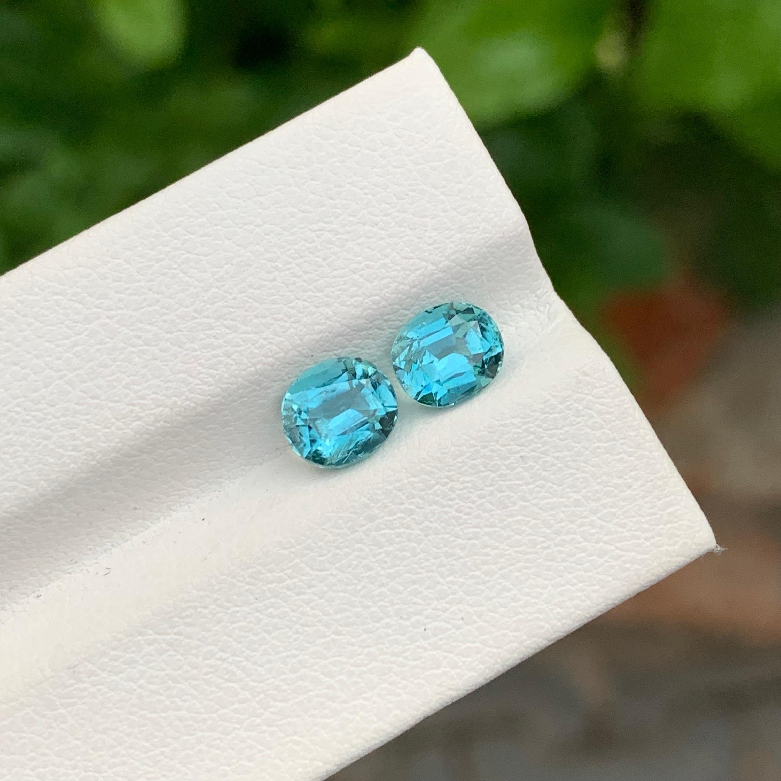 2.45 Carat Natural Loose Seafoam Tourmaline Pieces For Earrings en vente 1