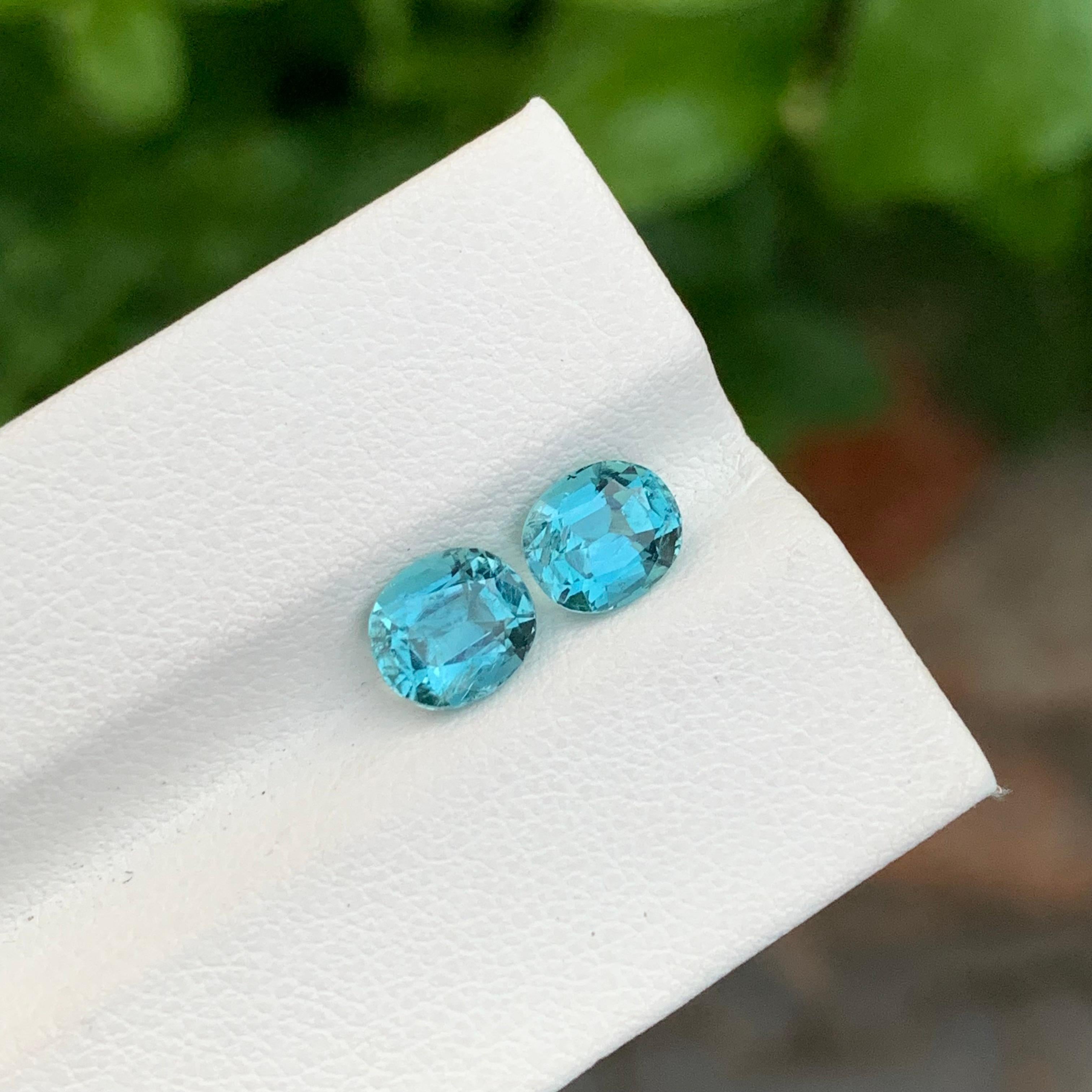 2.45 Carat Natural Loose Seafoam Tourmaline Pieces For Earrings en vente 3