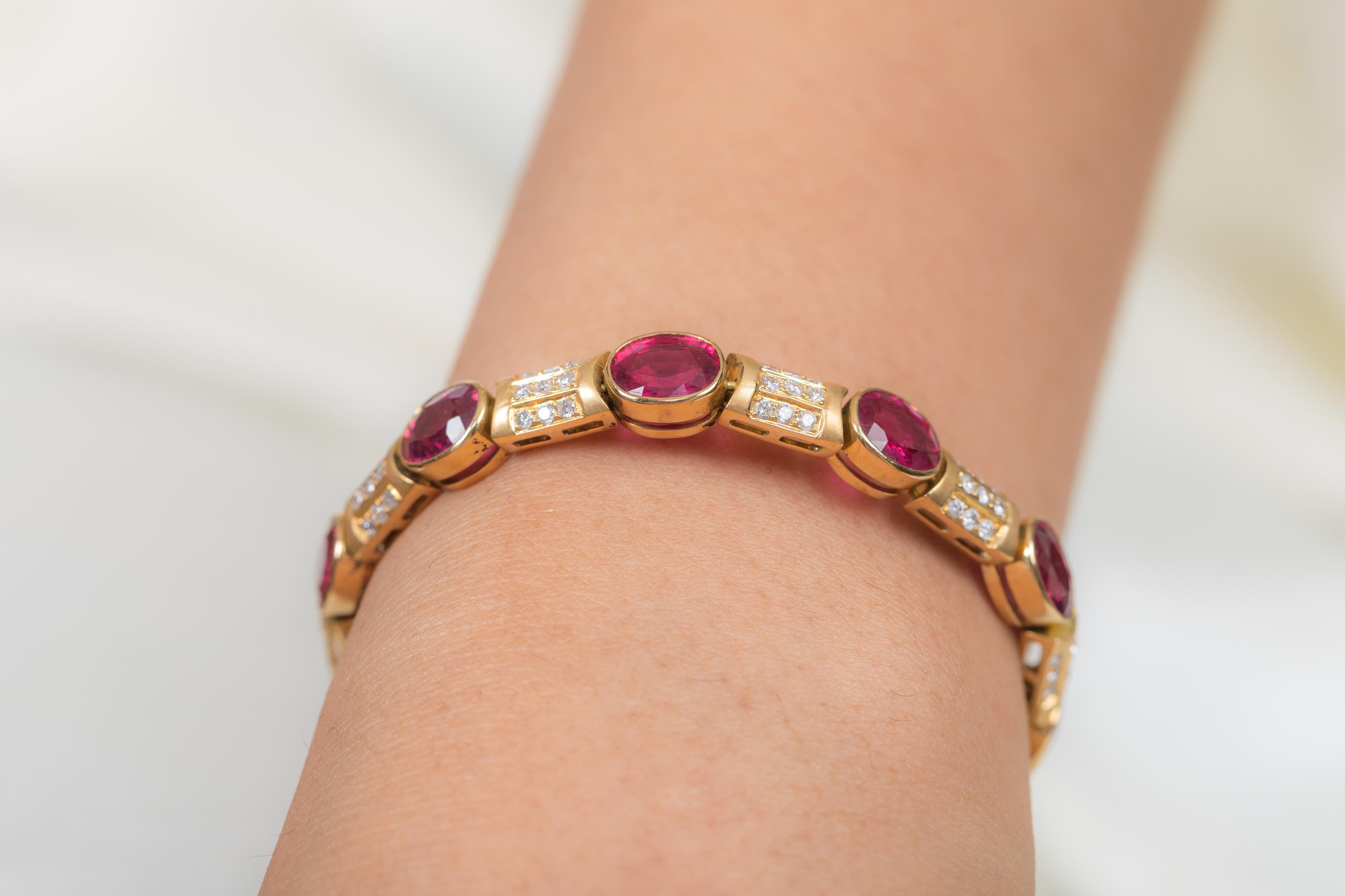 24.5 Carat Natural Ruby and Diamond Designer Bracelet in 18k Yellow Gold  For Sale 4