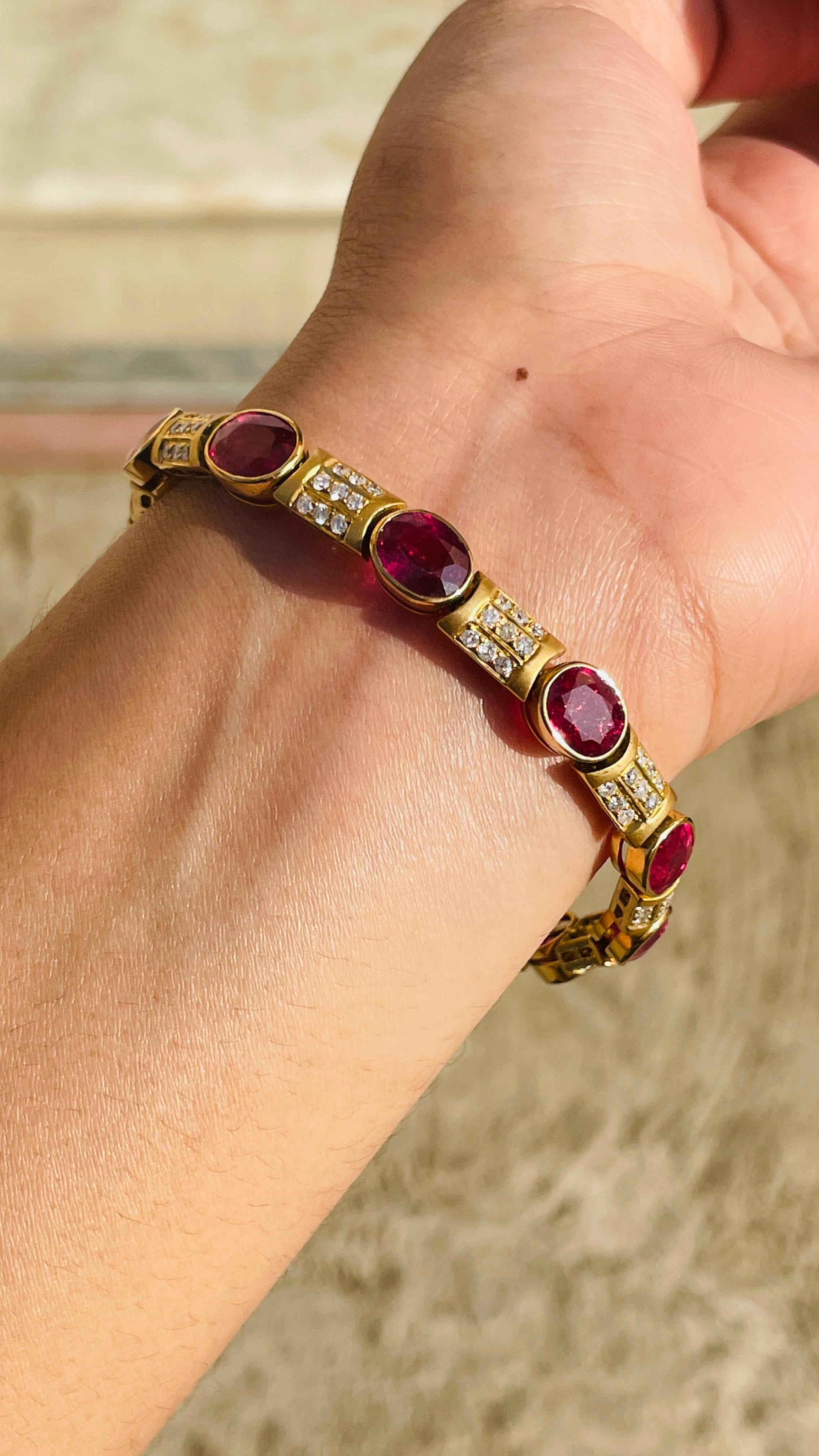 Bracelet créateur en or jaune 18 carats avec rubis naturel de 24,5 carats et diamants  en vente 2