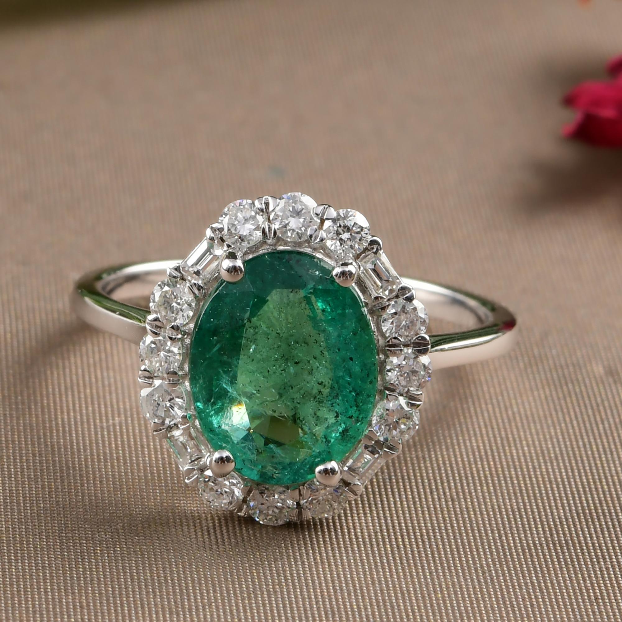 Im Angebot: 2,45 Karat Oval Sambia Smaragd Geburtsstein Diamant Halo Ring 18k Weißgold () 5