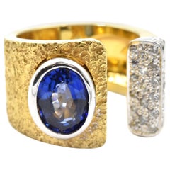 2.45 Carat Sapphire and Diamond Two-Tone 14 Karat Gold Hammered Split Ring