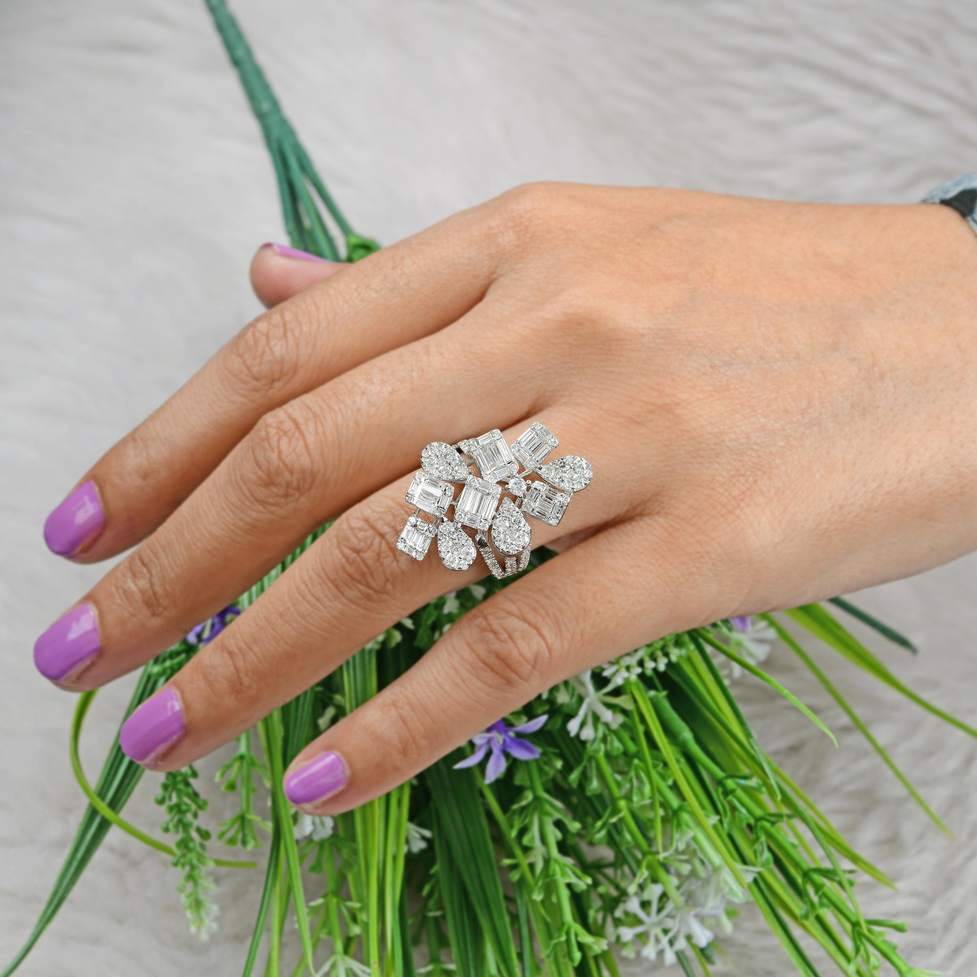 2,45 Carati SI Chiarezza HI Colore Baguette Anello con diamante rotondo Oro bianco 18 carati In condizioni Nuovo in vendita a Diera, Dubai