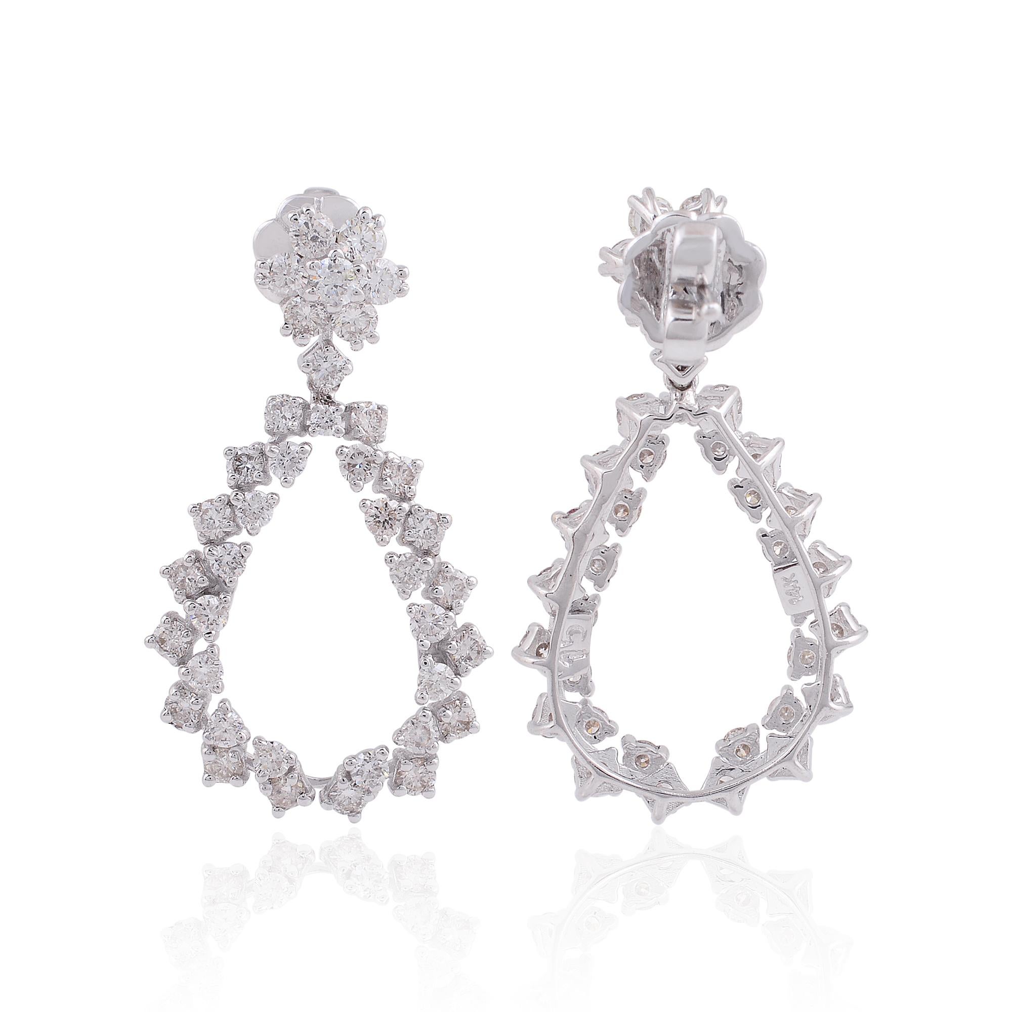 Code d'article :- SFE-1041
Poids brut :- 5.97 gm
Poids de l'or blanc 14k :- 5.48 gm
Poids du diamant :- 2.45 carat ( DIAMANT DE CLARTÉ MOYENNE SI1-SI2 & COULEUR H-I )
Taille des boucles d'oreilles :- 30 mm environ.

✦