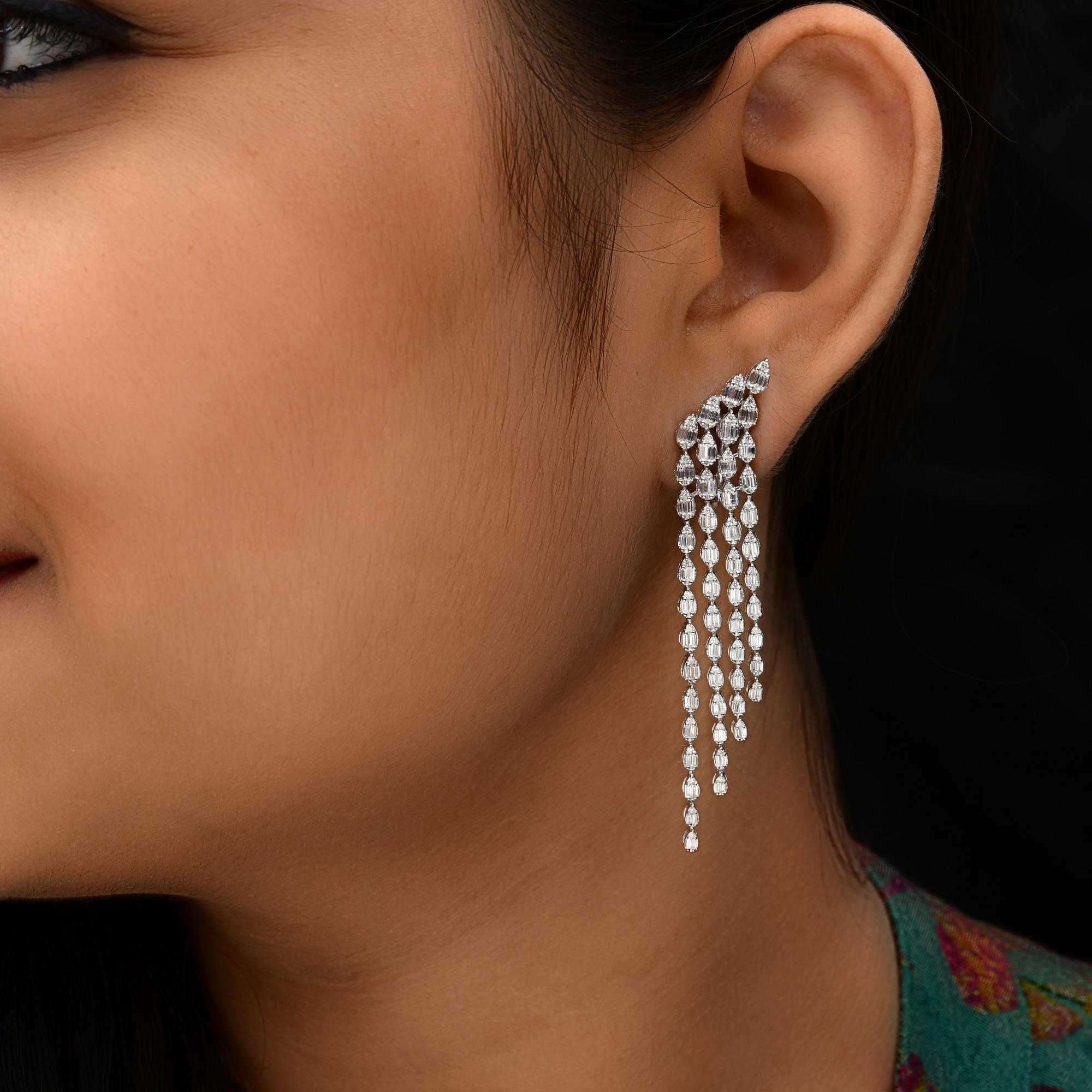 Modern 2.45 Carat SI/H Baguette Diamond Chandelier Earrings 18 Karat White Gold Jewelry For Sale