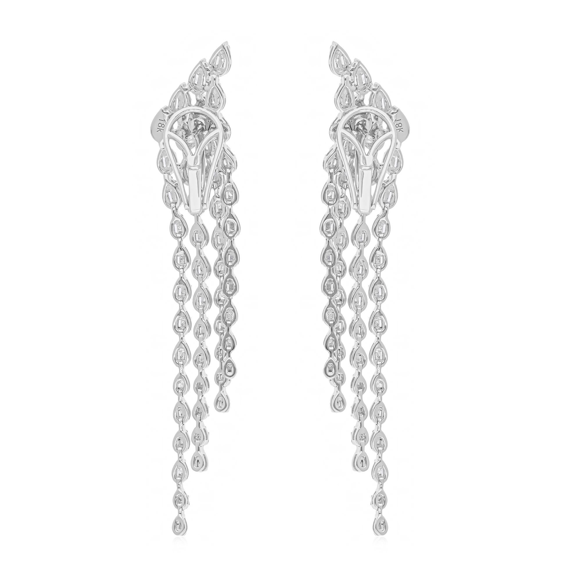 2.45 Carat SI/H Baguette Diamond Chandelier Earrings 18 Karat White Gold Jewelry In New Condition For Sale In Diera, Dubai