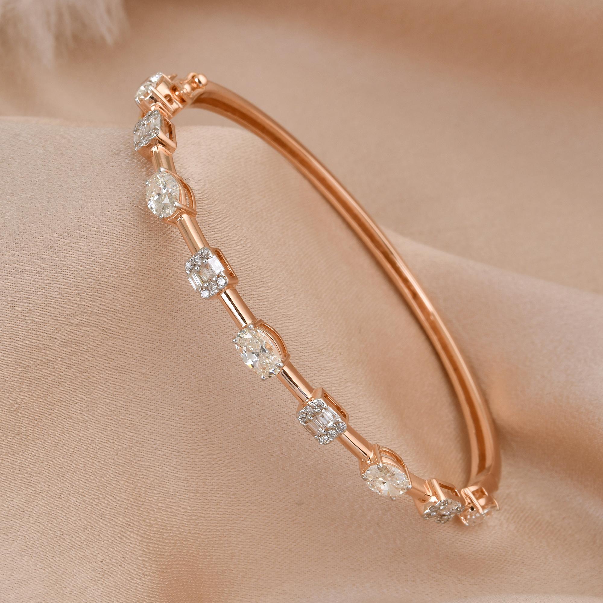 Modern 2.45 Carat SI/HI Marquise Diamond Sleek Bracelet 18 Karat Rose Gold Fine Jewelry For Sale