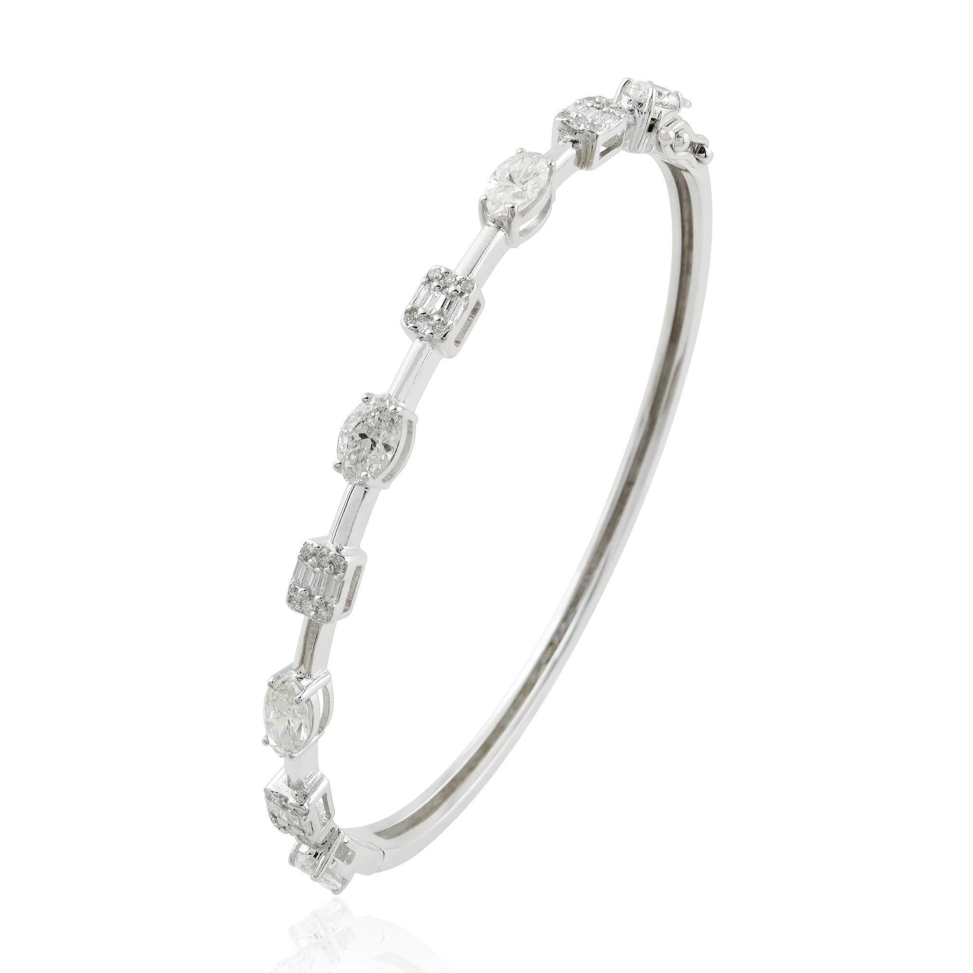 Modern 2.45 Carat SI/HI Marquise Diamond Sleek Bracelet 18 Karat White Gold Jewelry For Sale
