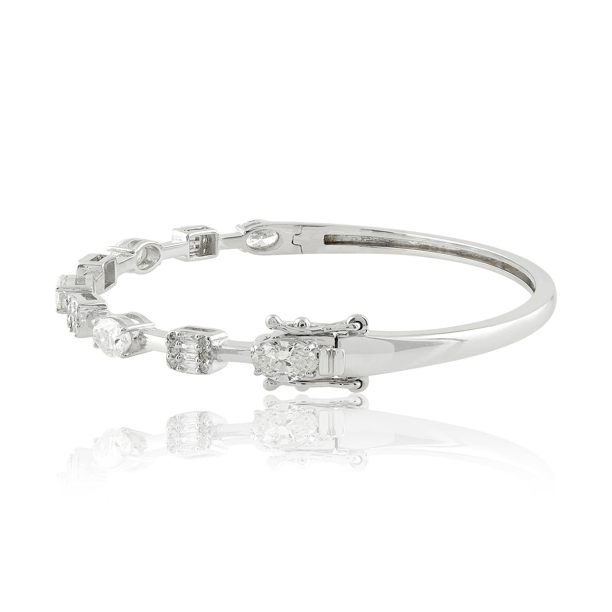 Women's 2.45 Carat SI/HI Marquise Diamond Sleek Bracelet 14 Karat White Gold Jewelry For Sale
