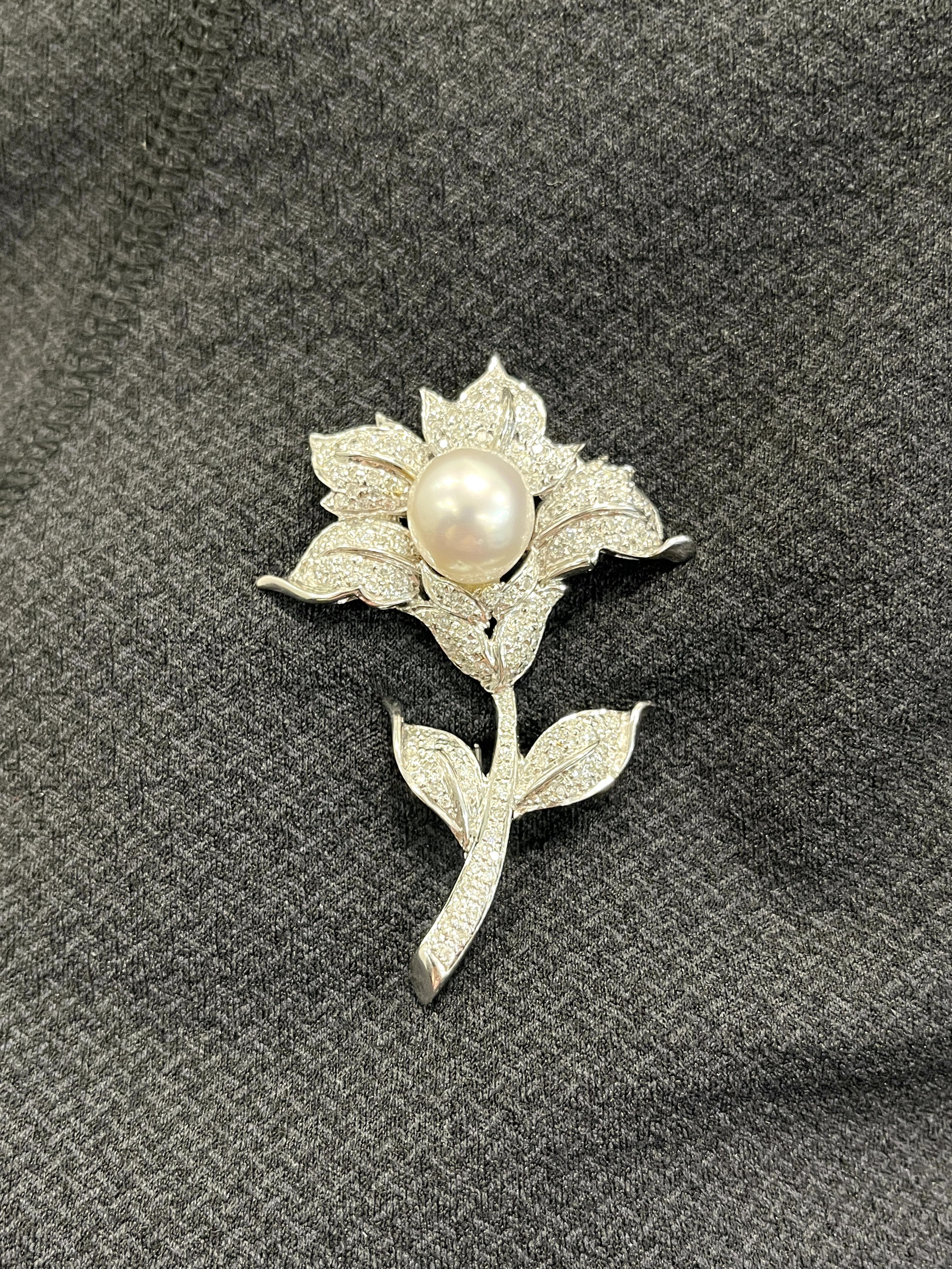 Round Cut 2.45 ct Diamond & Pearl Brooch For Sale