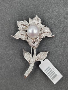 Broche en diamant et perle de 2,45 ct