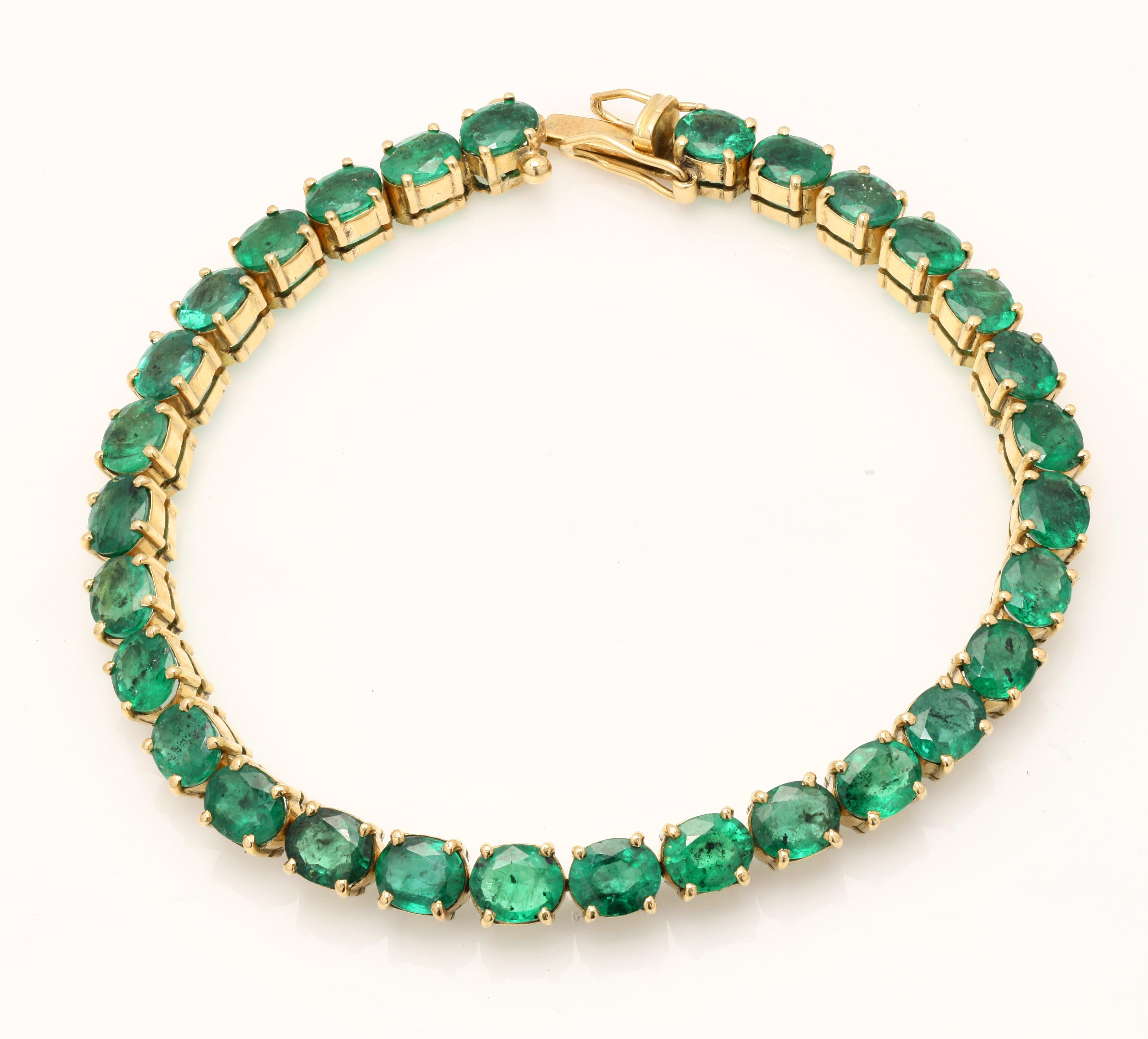Green Emerald Tennis Bracelet in 14K Gold. It has a perfect oval cut gemstone to make you stand out on any occasion or an event.
A tennis bracelet is an essential piece of jewelry when it comes to your wedding day. The sleek and elegant style