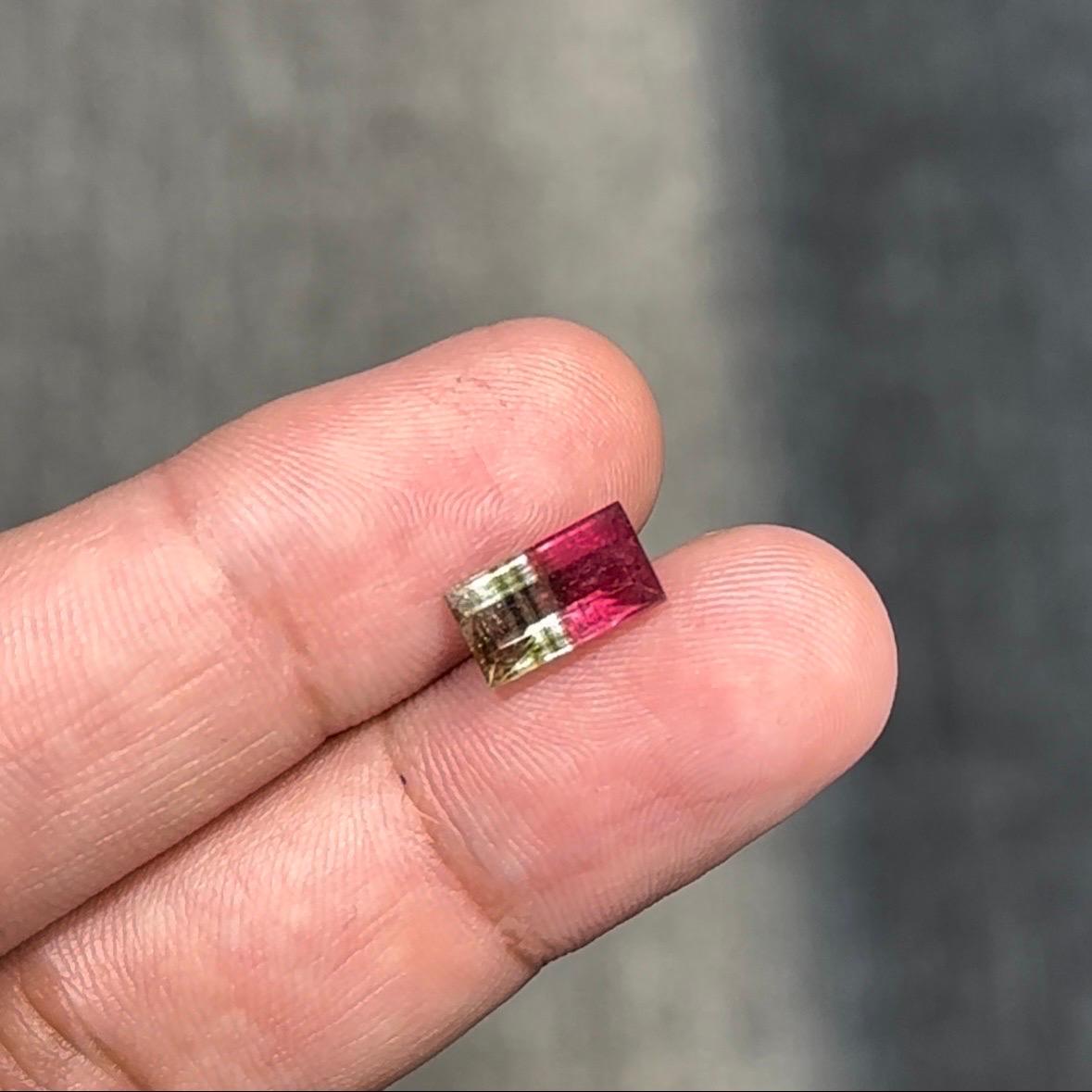 Tourmaline melon d'eau taille baguette 2,45 carats Neuf - En vente à Bangkok, TH