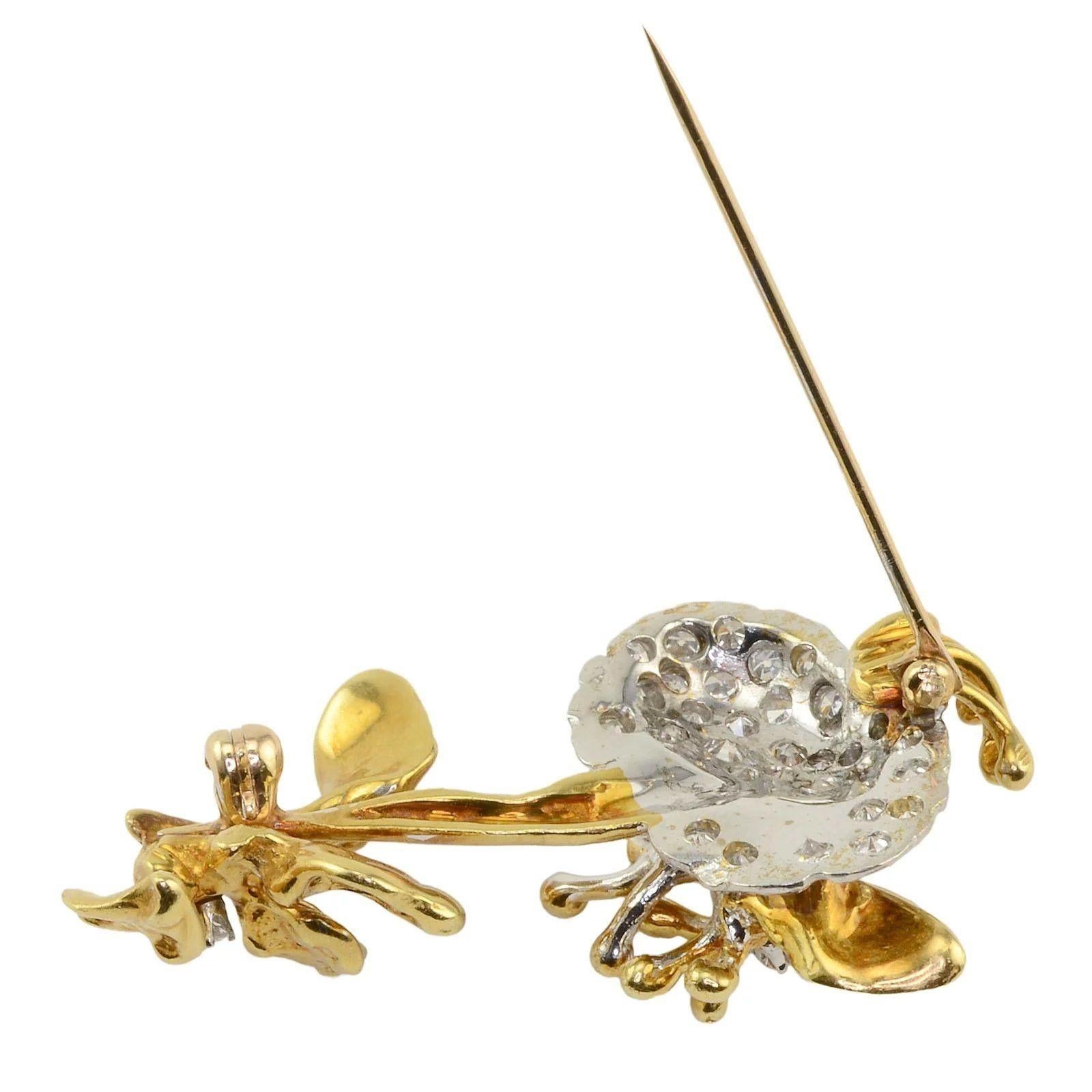 2.45 Ctw Diamond Flower Brooch In Good Condition For Sale In Solvang, CA