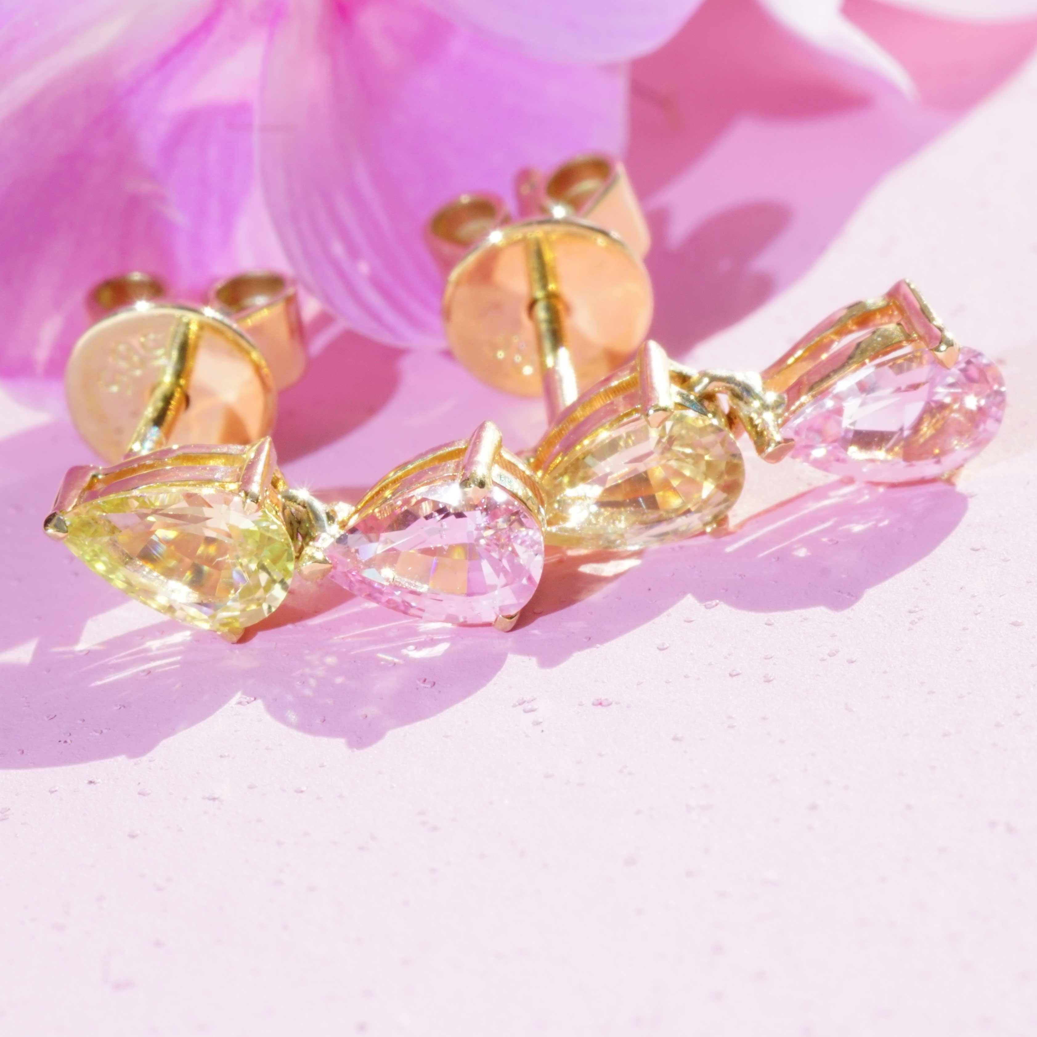 Pear Cut 2.45 Saphire Earrings purple yellow 14 kt Yellow Gold Ilakaka Mine Madagascar For Sale
