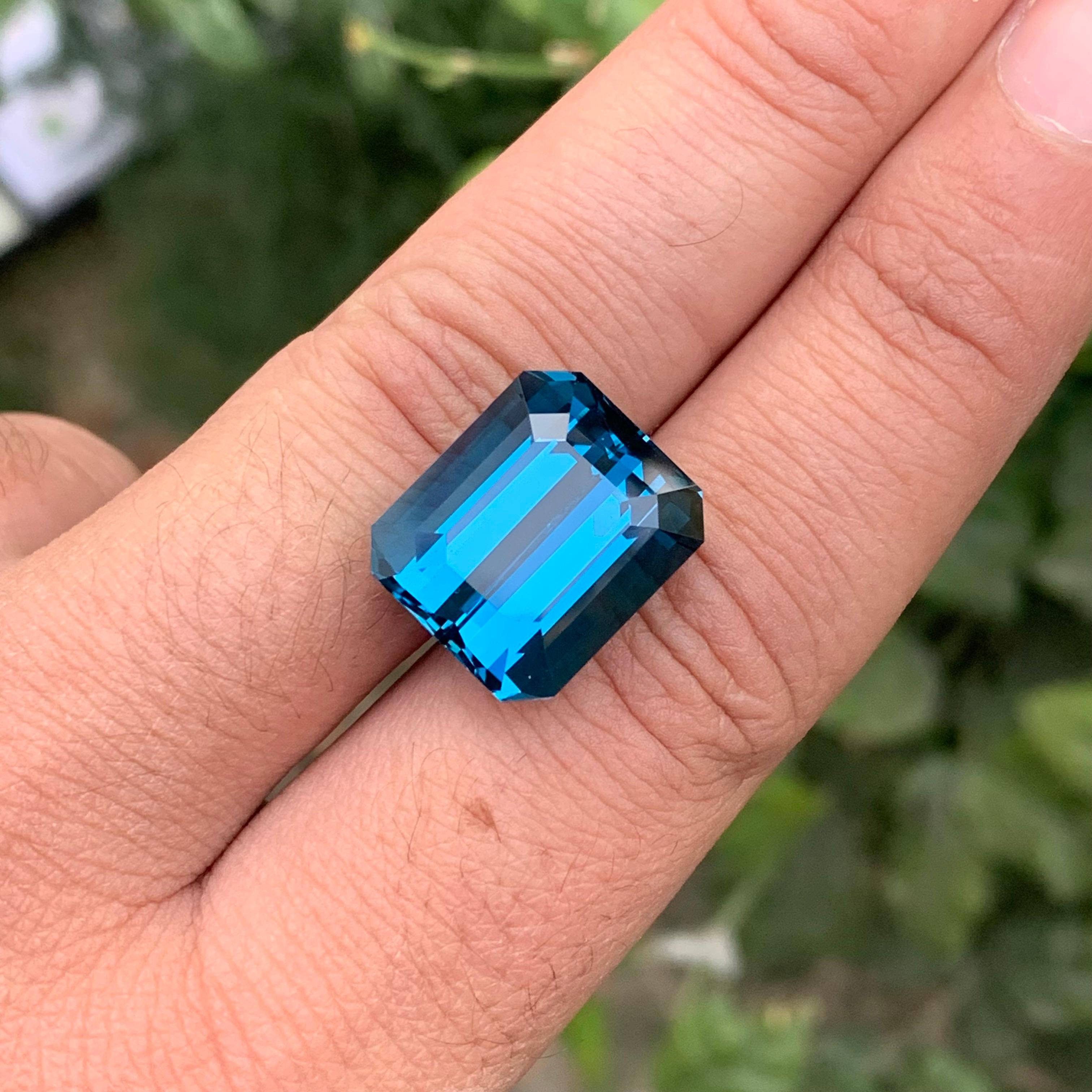 24,50 Karat Atemberaubender loser Londoner Blautopas in Smaragdform Edelstein im Angebot 5