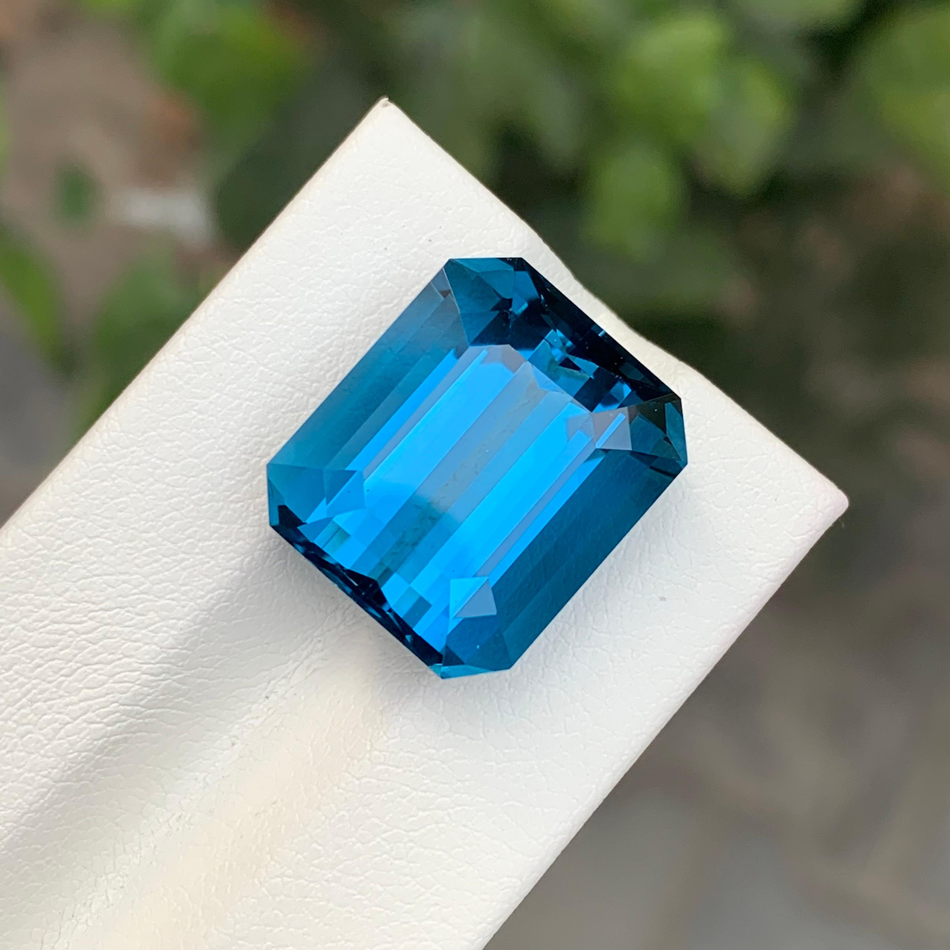 24,50 Karat Atemberaubender loser Londoner Blautopas in Smaragdform Edelstein im Angebot 7