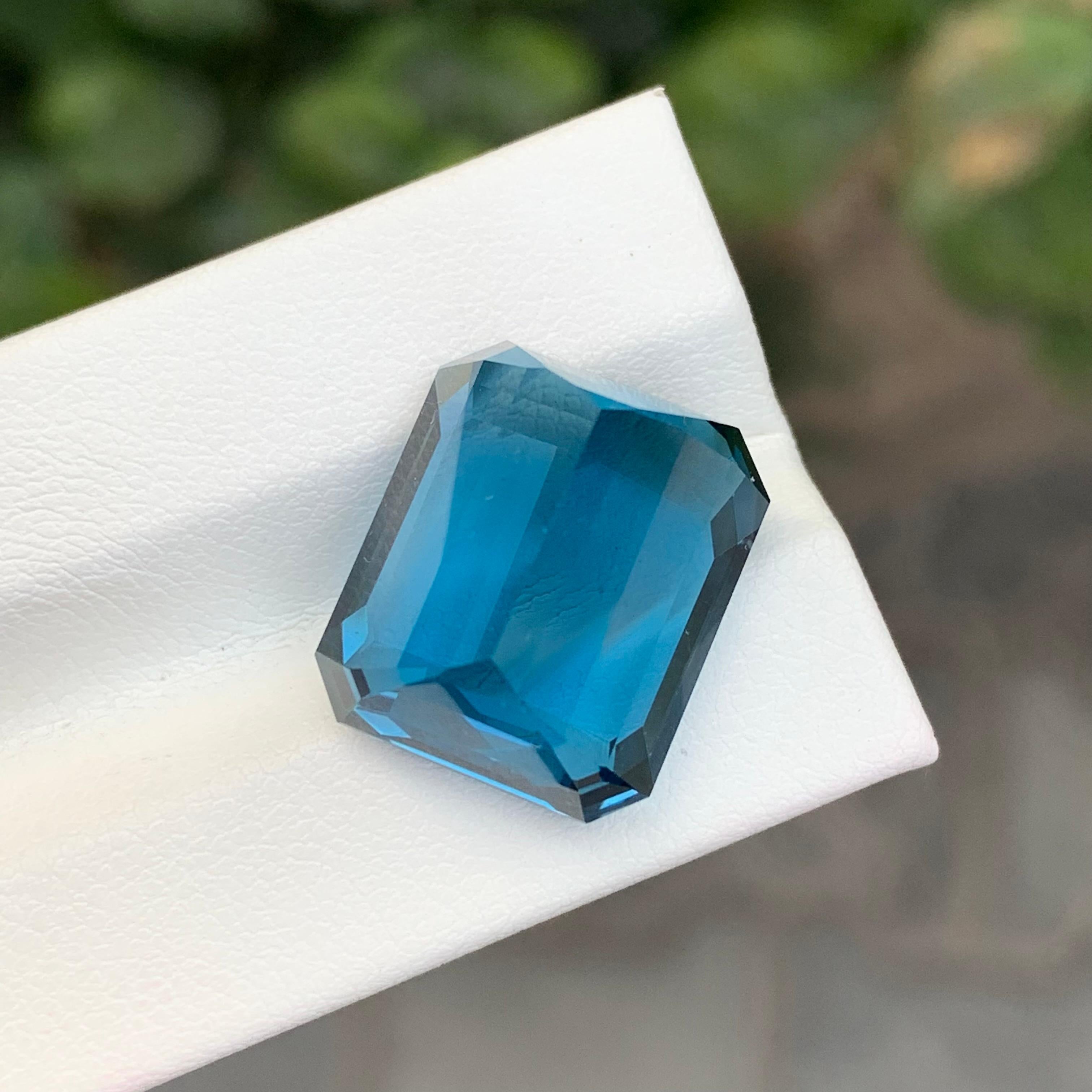 24,50 Karat Atemberaubender loser Londoner Blautopas in Smaragdform Edelstein im Angebot 2